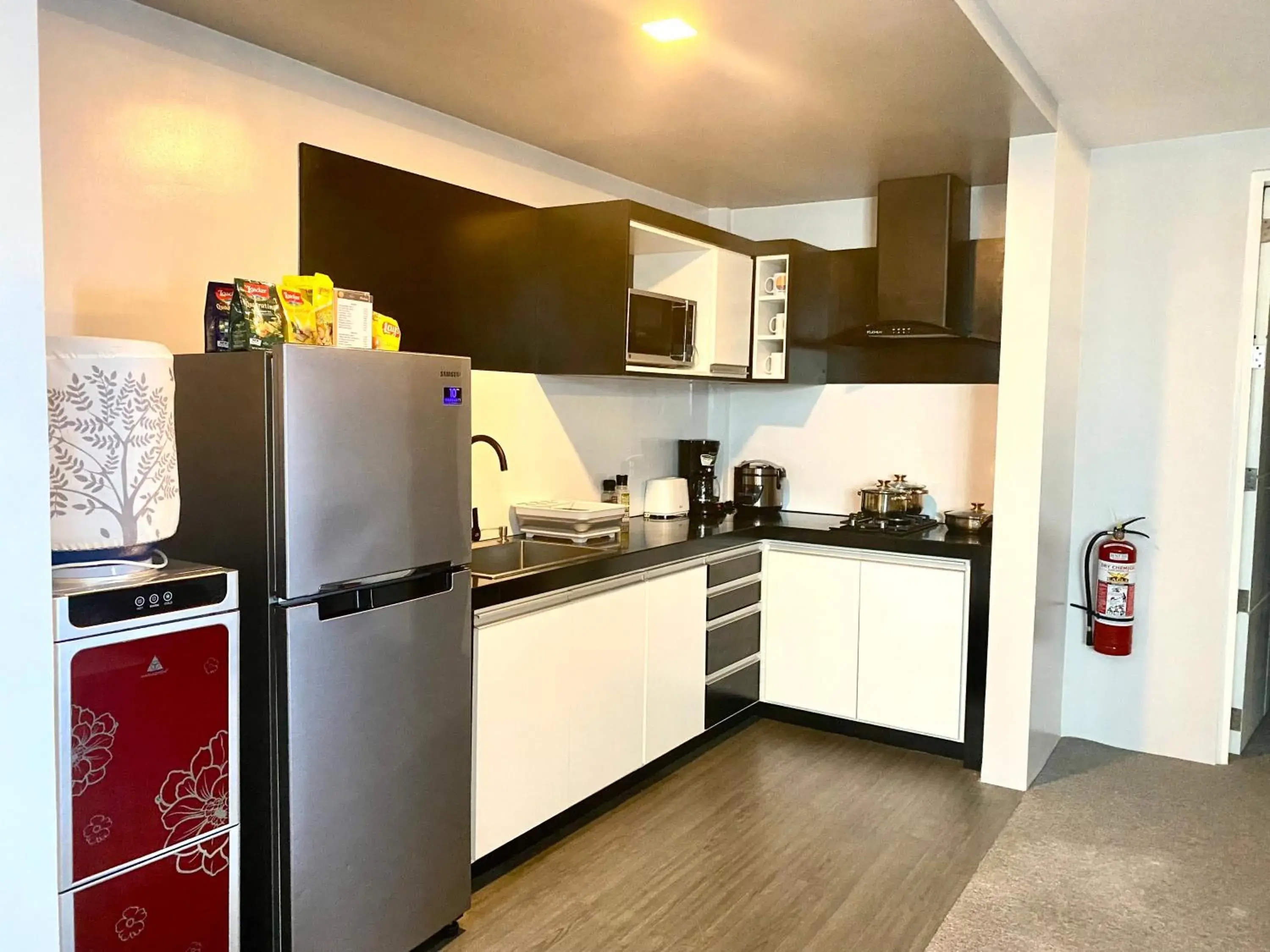 kitchen, Kitchen/Kitchenette in Lalaguna Villas Luxury Dive Resort and Spa