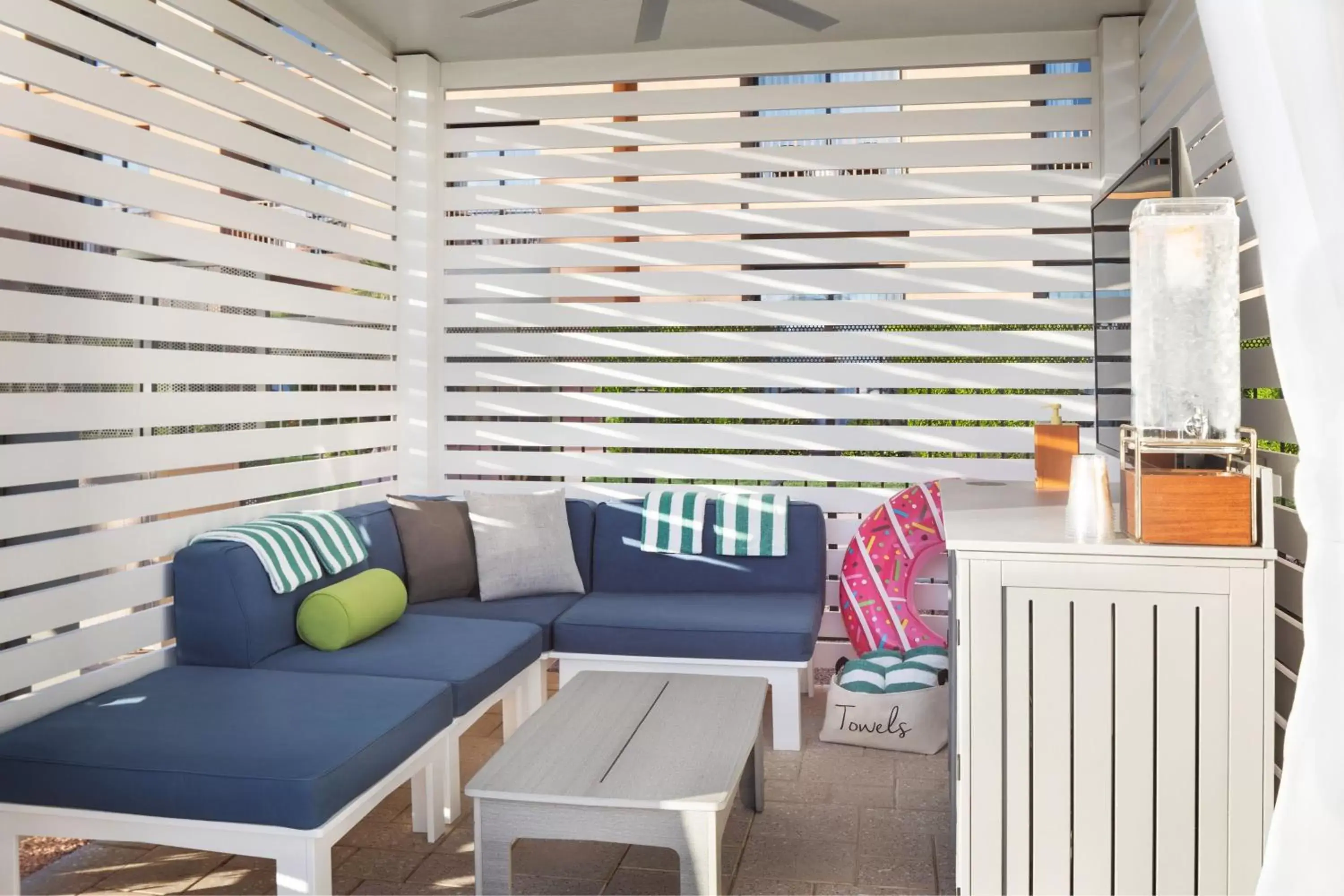 Swimming pool, Seating Area in The Westin Kierland Resort & Spa