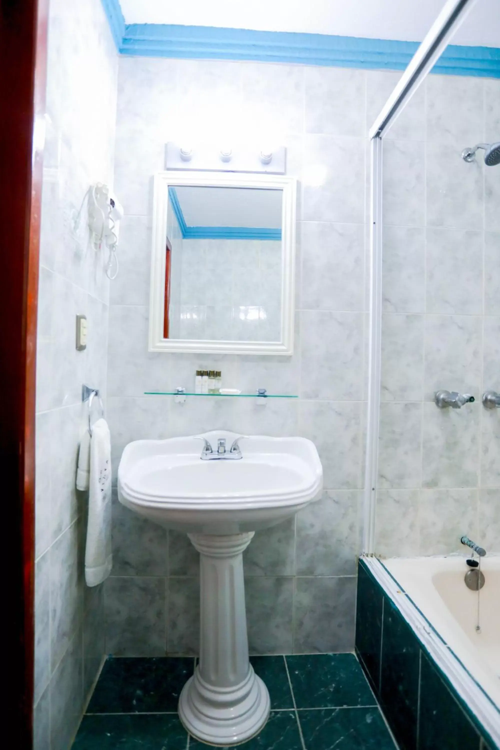 Bathroom in Hotel Avenida Cancun