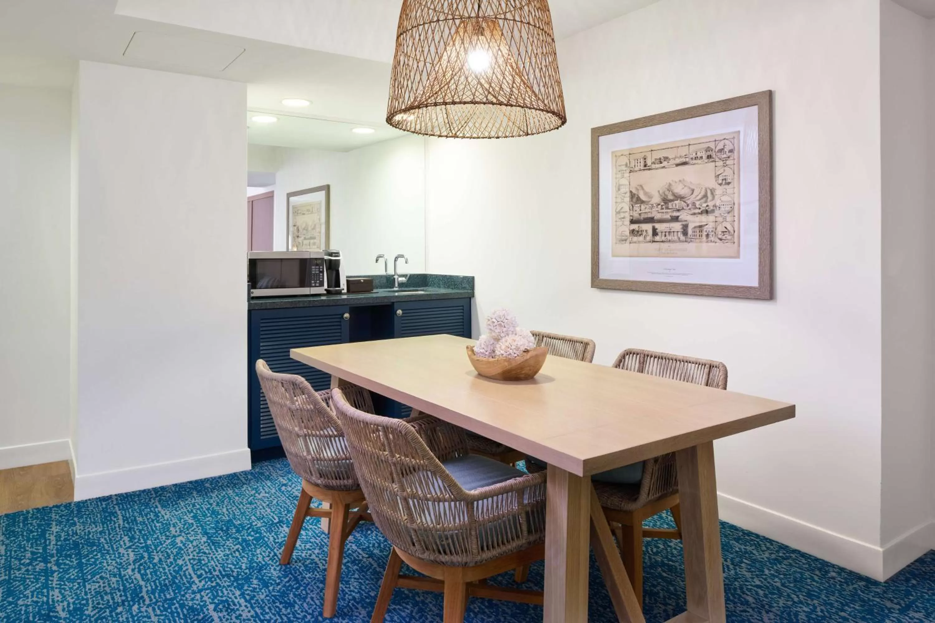 Kitchen or kitchenette in OUTRIGGER Reef Waikiki Beach Resort