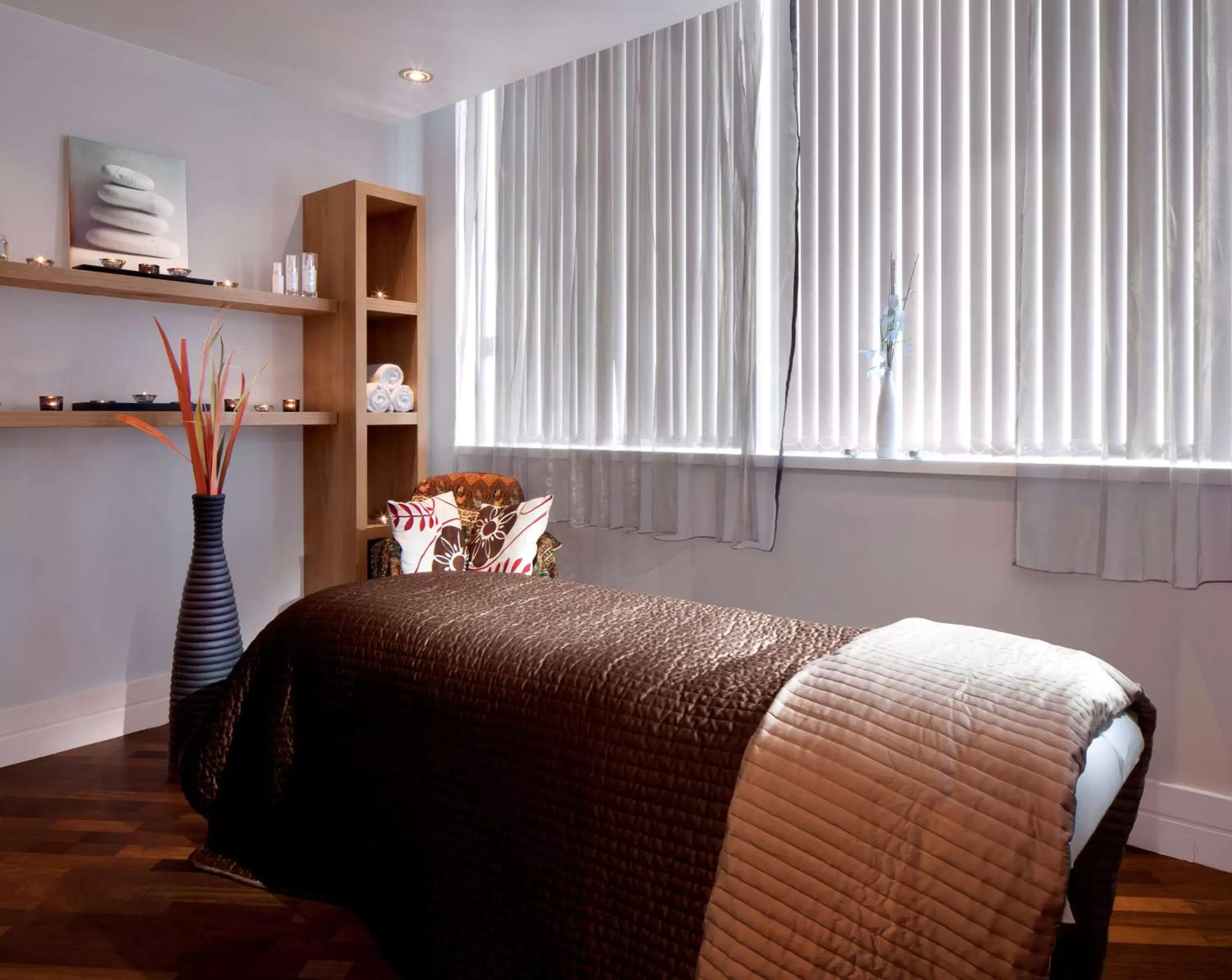 Spa and wellness centre/facilities, Bed in Radisson Blu Hotel, Liverpool