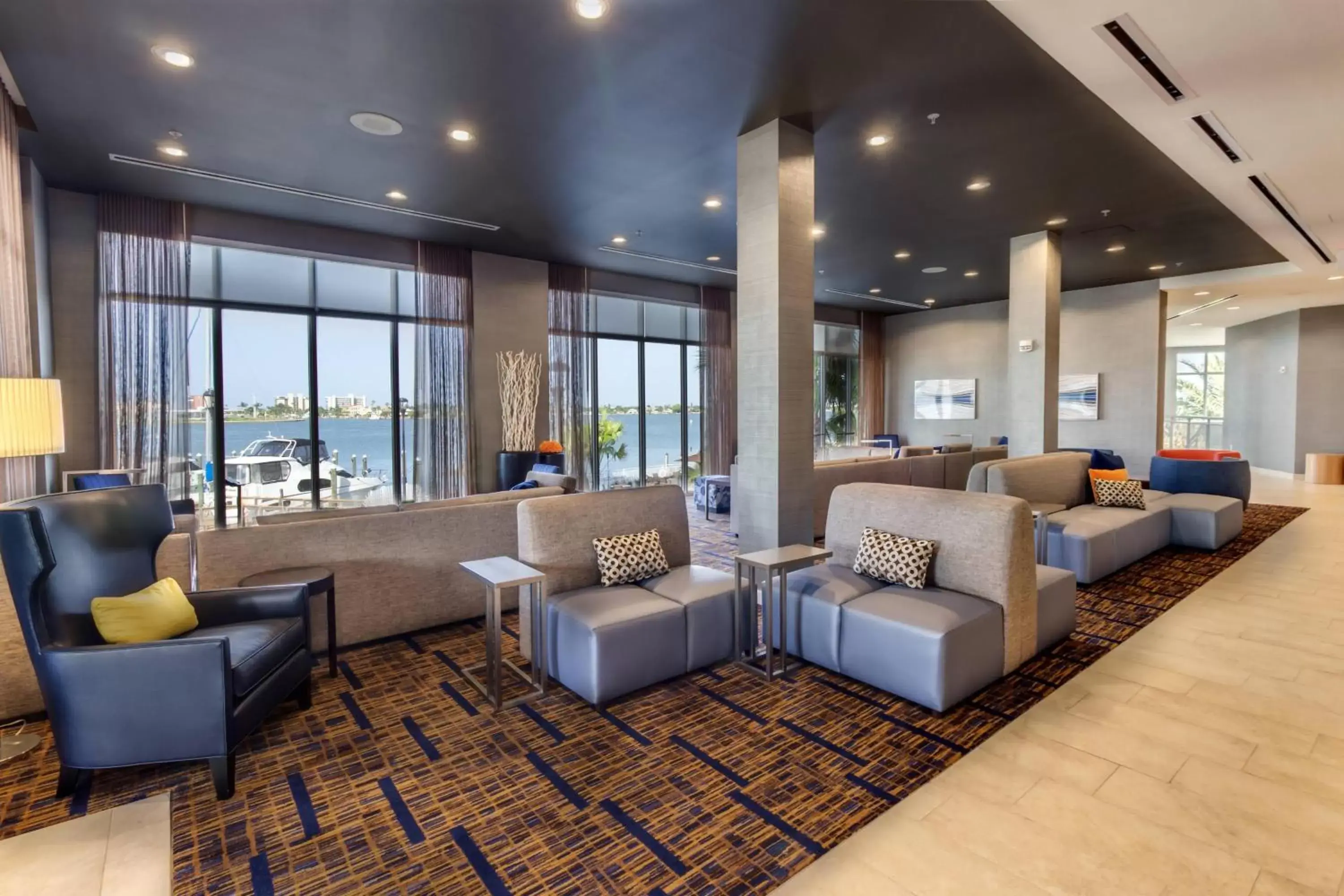 Lobby or reception, Lobby/Reception in Courtyard by Marriott St. Petersburg Clearwater/Madeira Beach