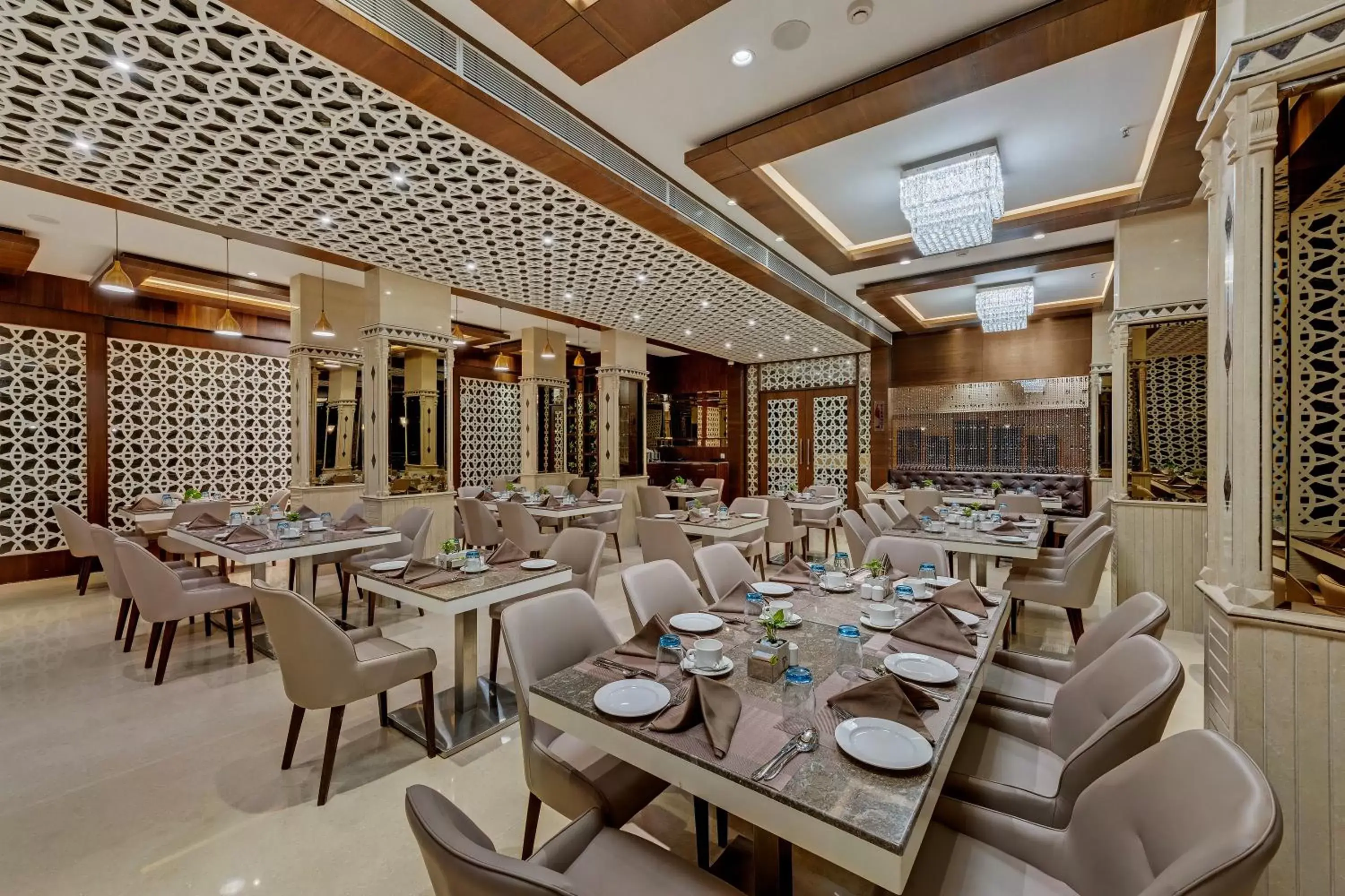 Restaurant/Places to Eat in The Fern Residency Aurangabad