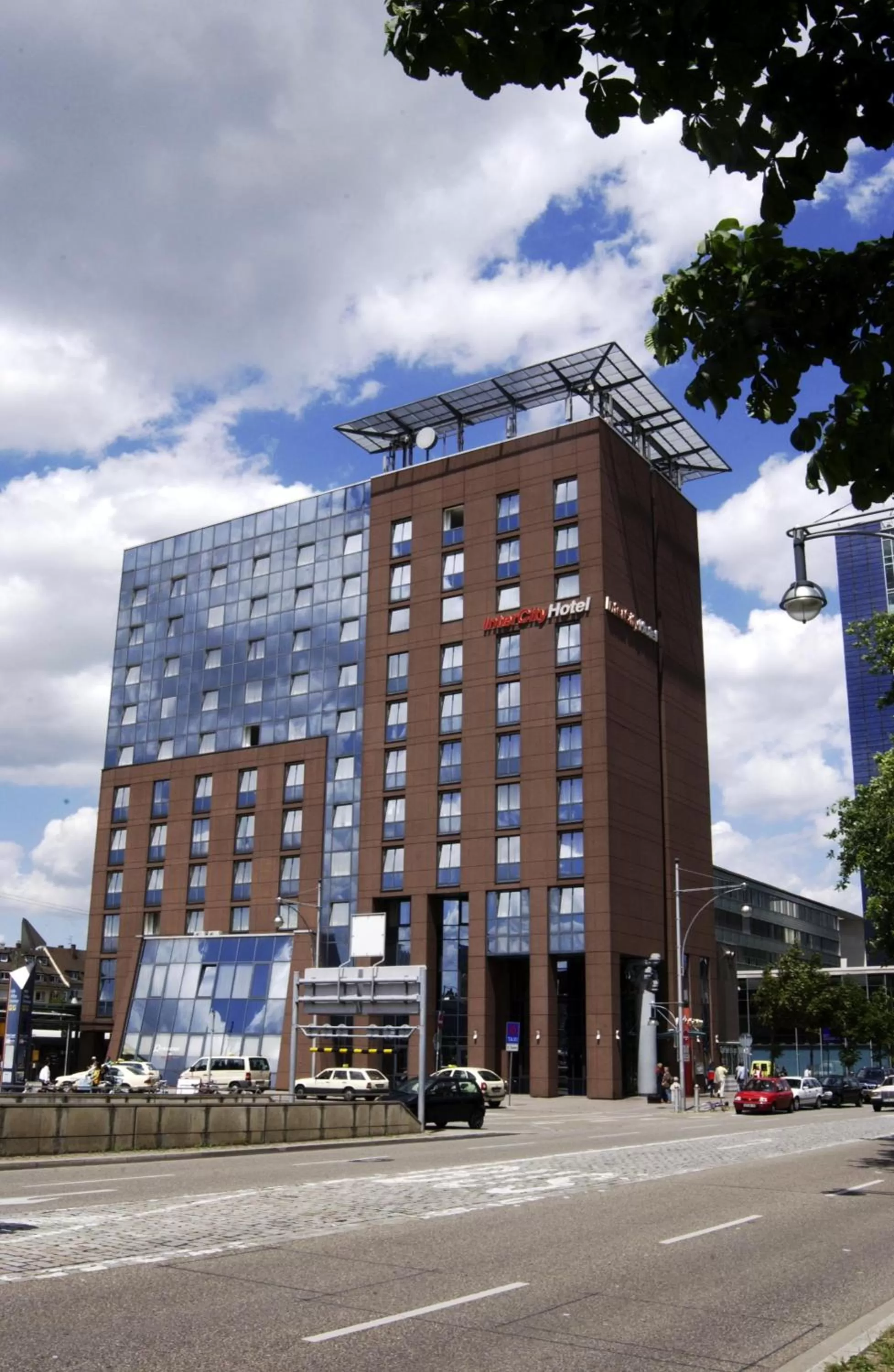 Facade/entrance in IntercityHotel Freiburg