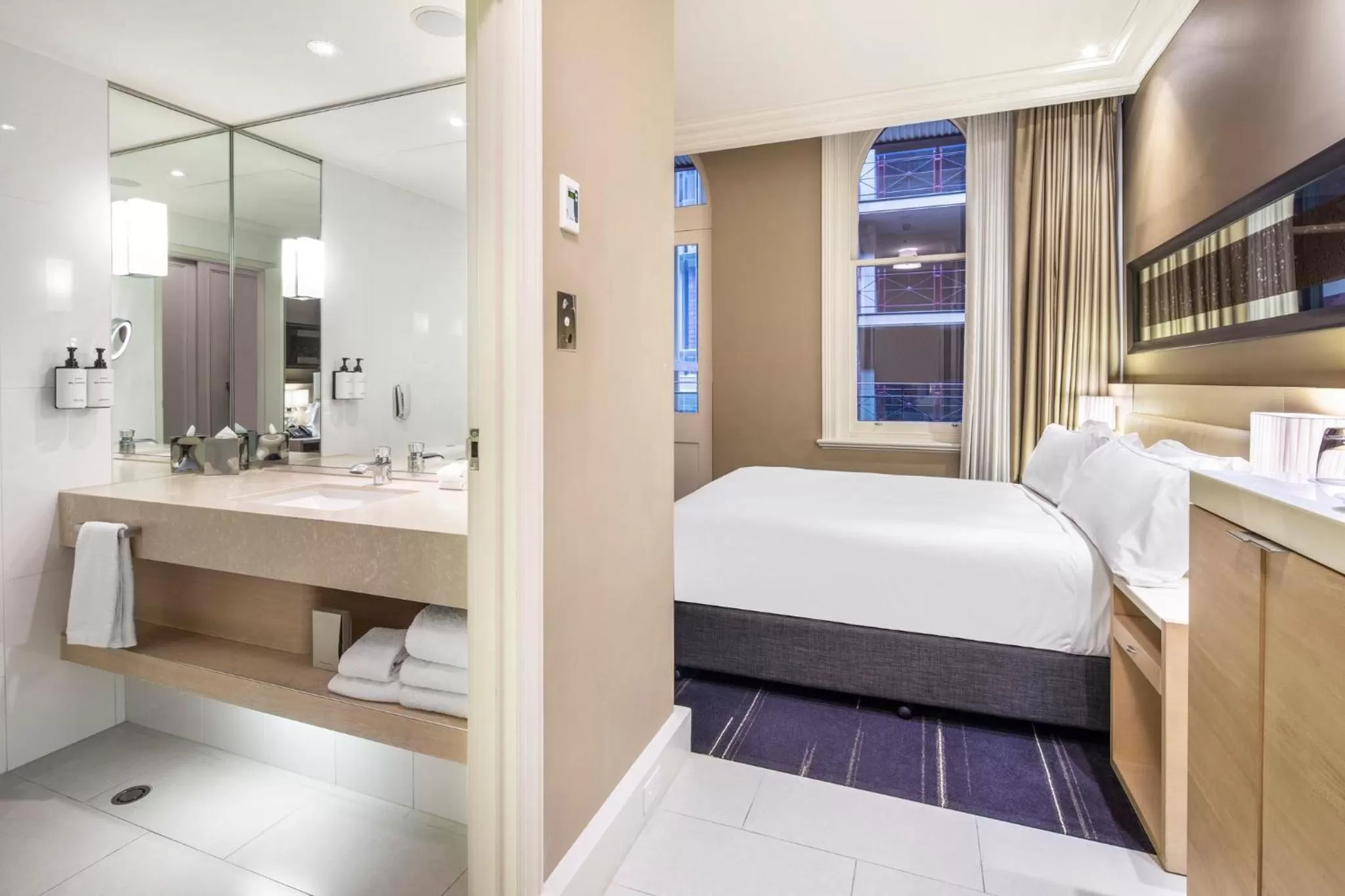 Bathroom, Bed in InterContinental Melbourne The Rialto by IHG