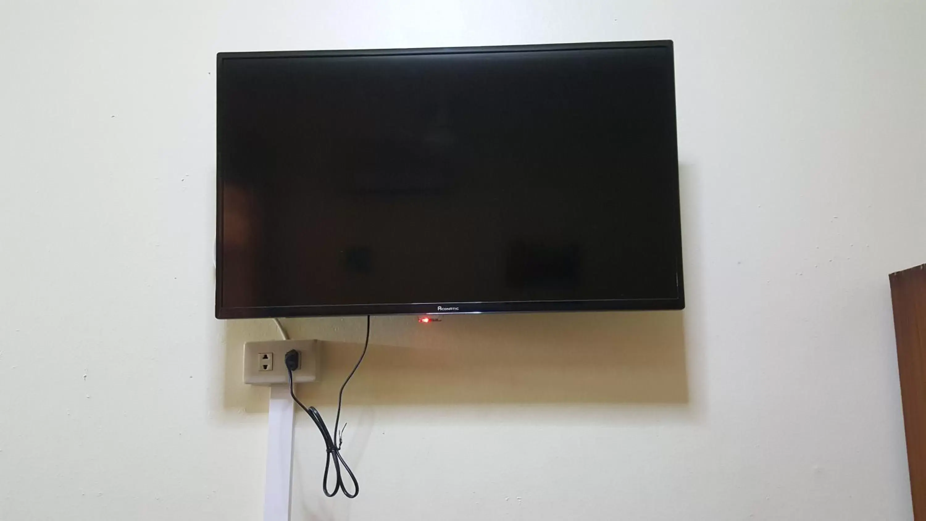 TV and multimedia, TV/Entertainment Center in Sataya Apartment