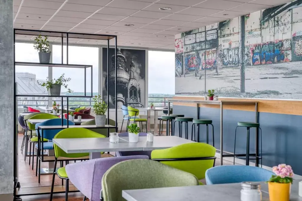 Restaurant/Places to Eat in ibis Berlin Messe
