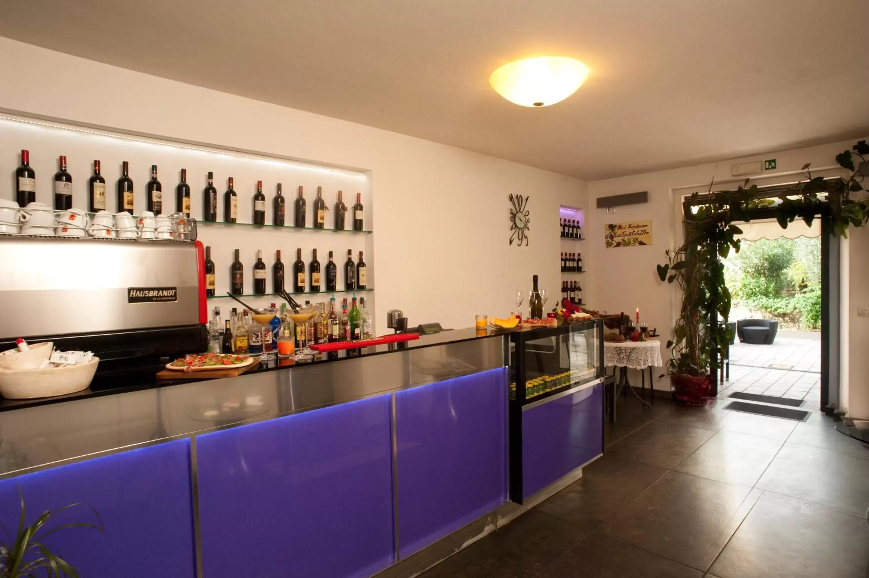 Lounge or bar, Restaurant/Places to Eat in Hotel Il Monte