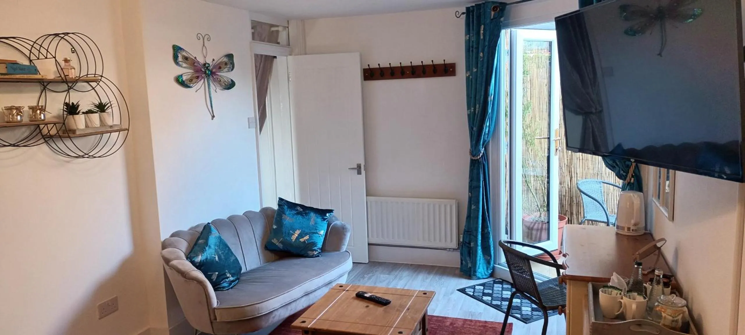 Other, TV/Entertainment Center in The Wheatsheaf