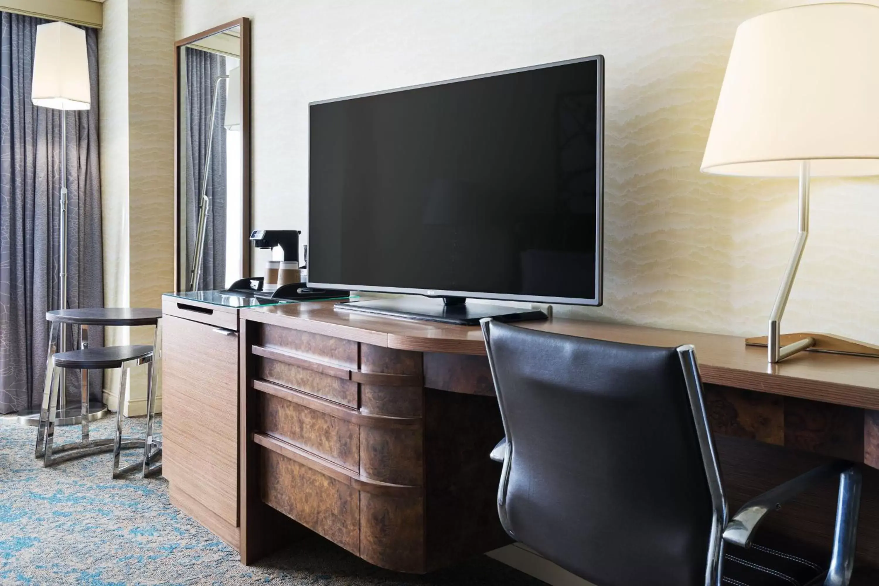 Photo of the whole room, TV/Entertainment Center in The Westin Crystal City Reagan National Airport