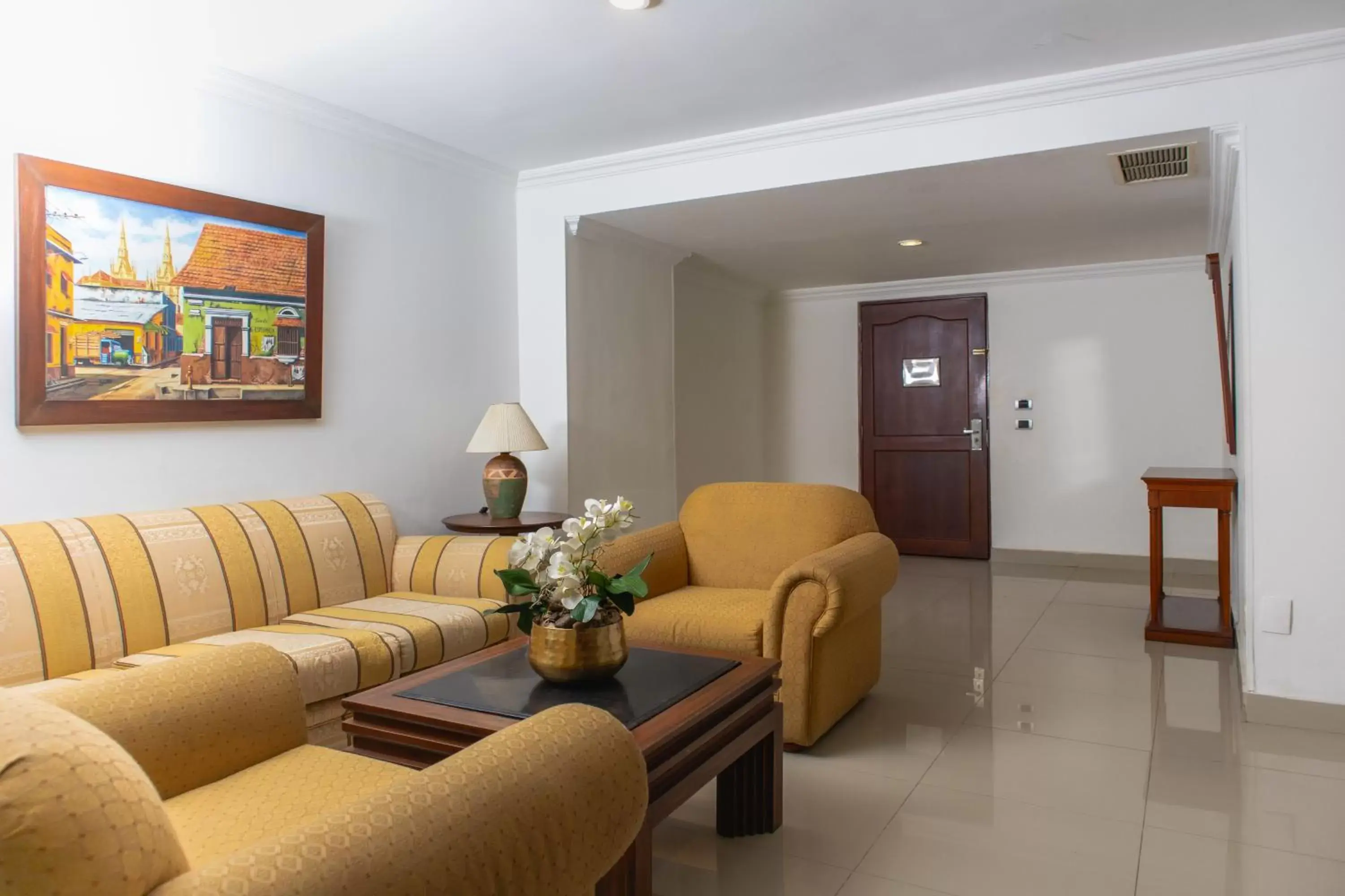 Photo of the whole room, Seating Area in Hotel Faranda Express Puerta del Sol Barranquilla