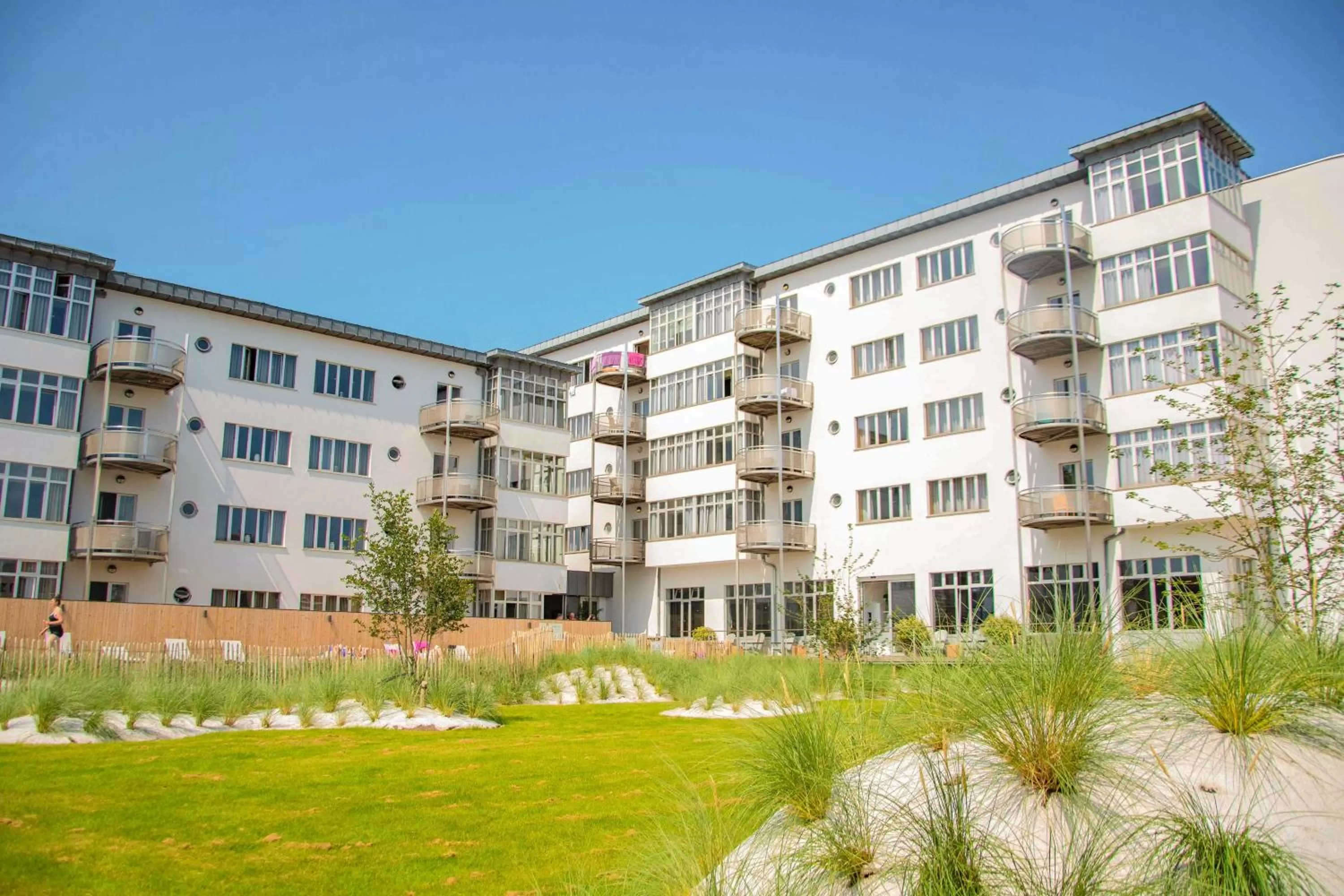 Facade/entrance in West Bay