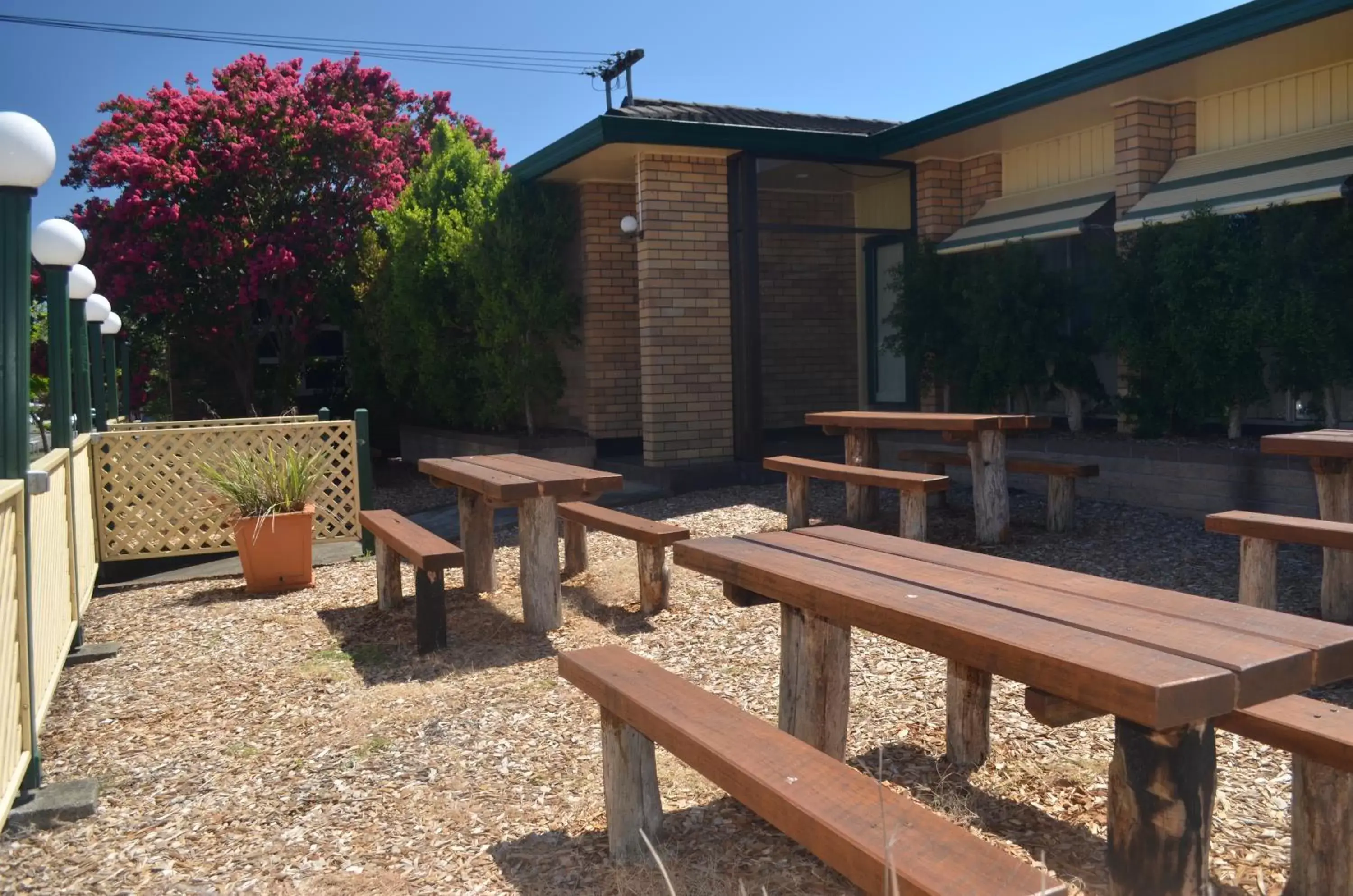 Area and facilities in Tall Timbers Motel