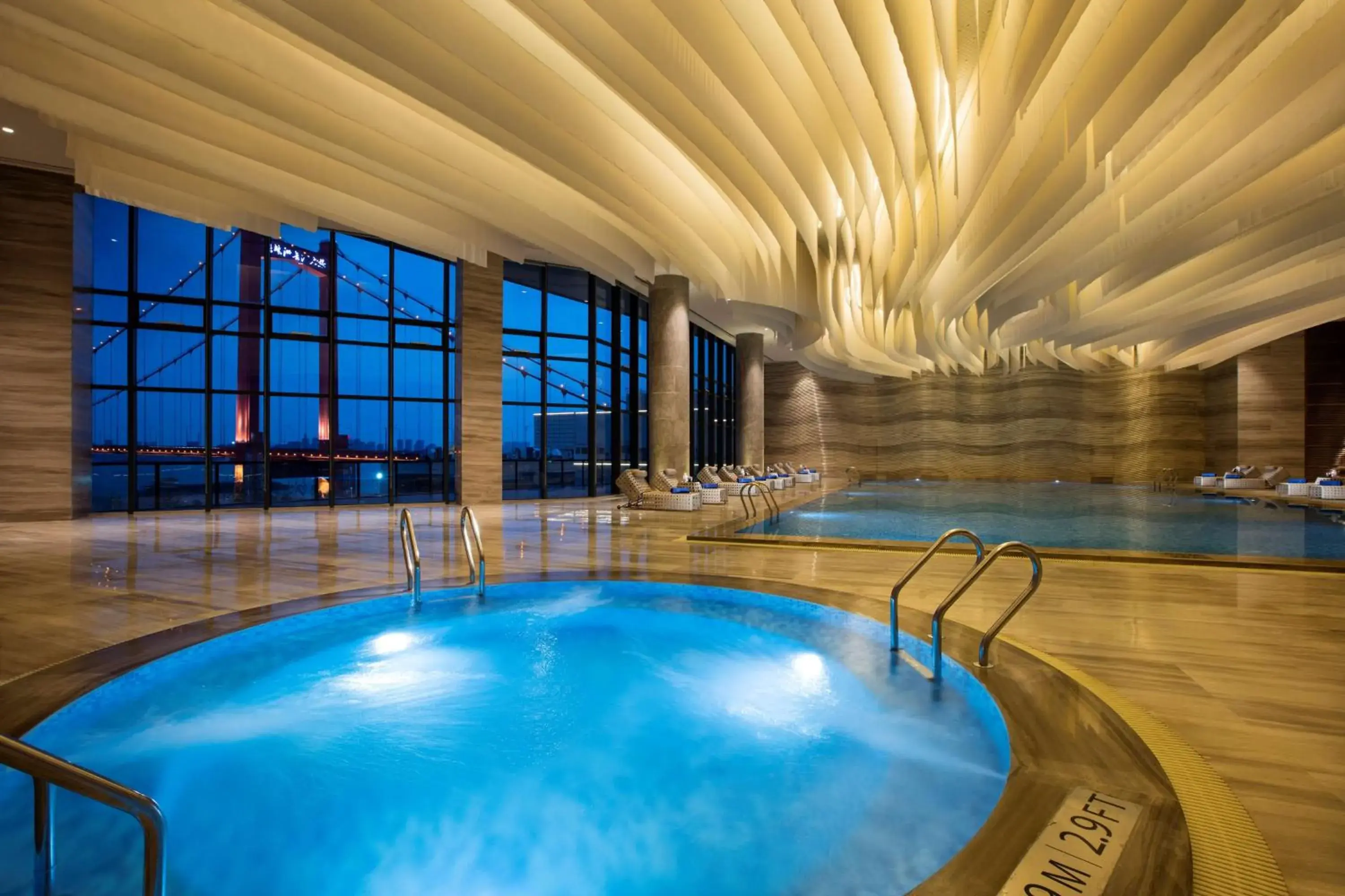 Hot Tub, Swimming Pool in Hilton Wuhan Riverside