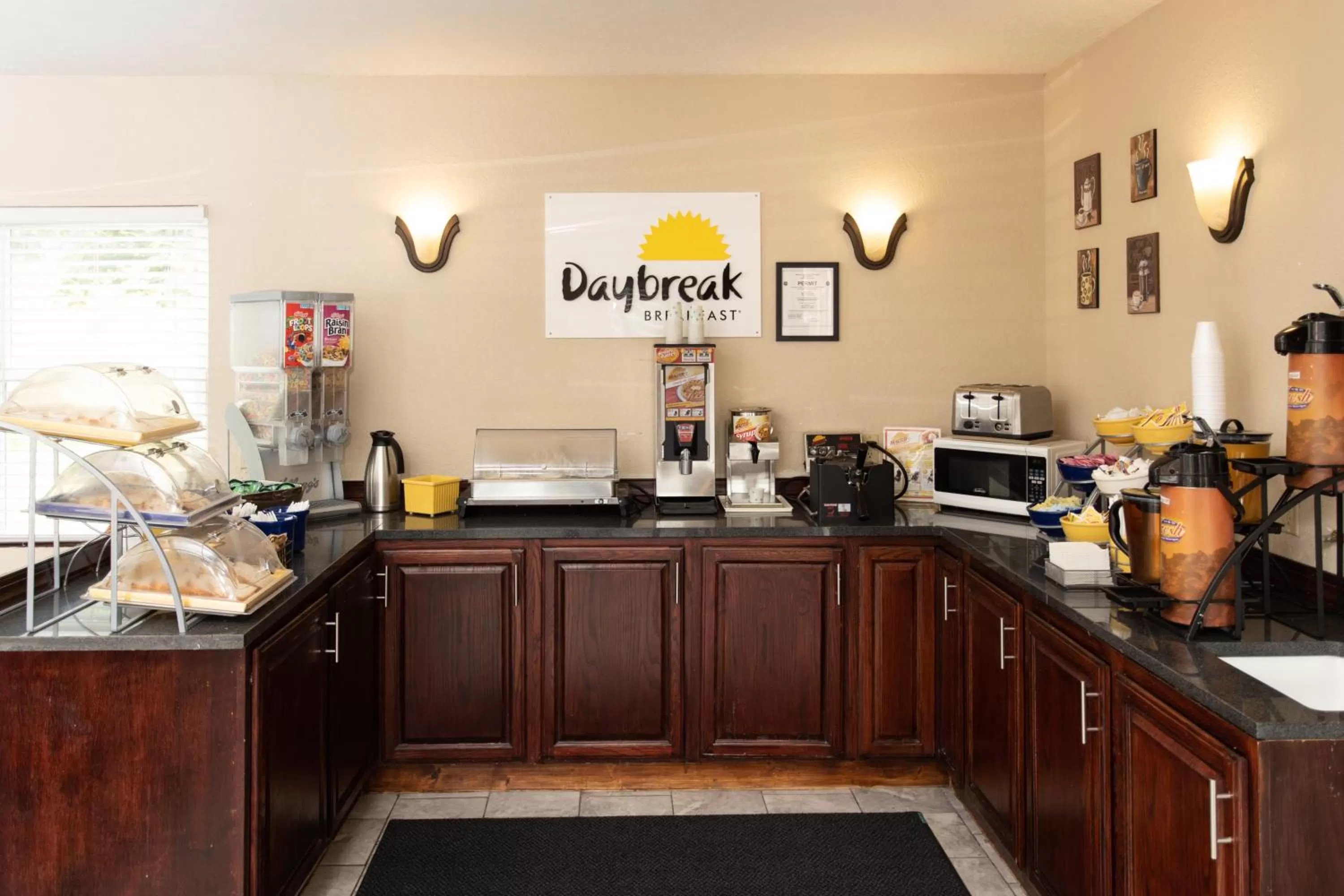 Continental breakfast in Days Inn by Wyndham Fairmont