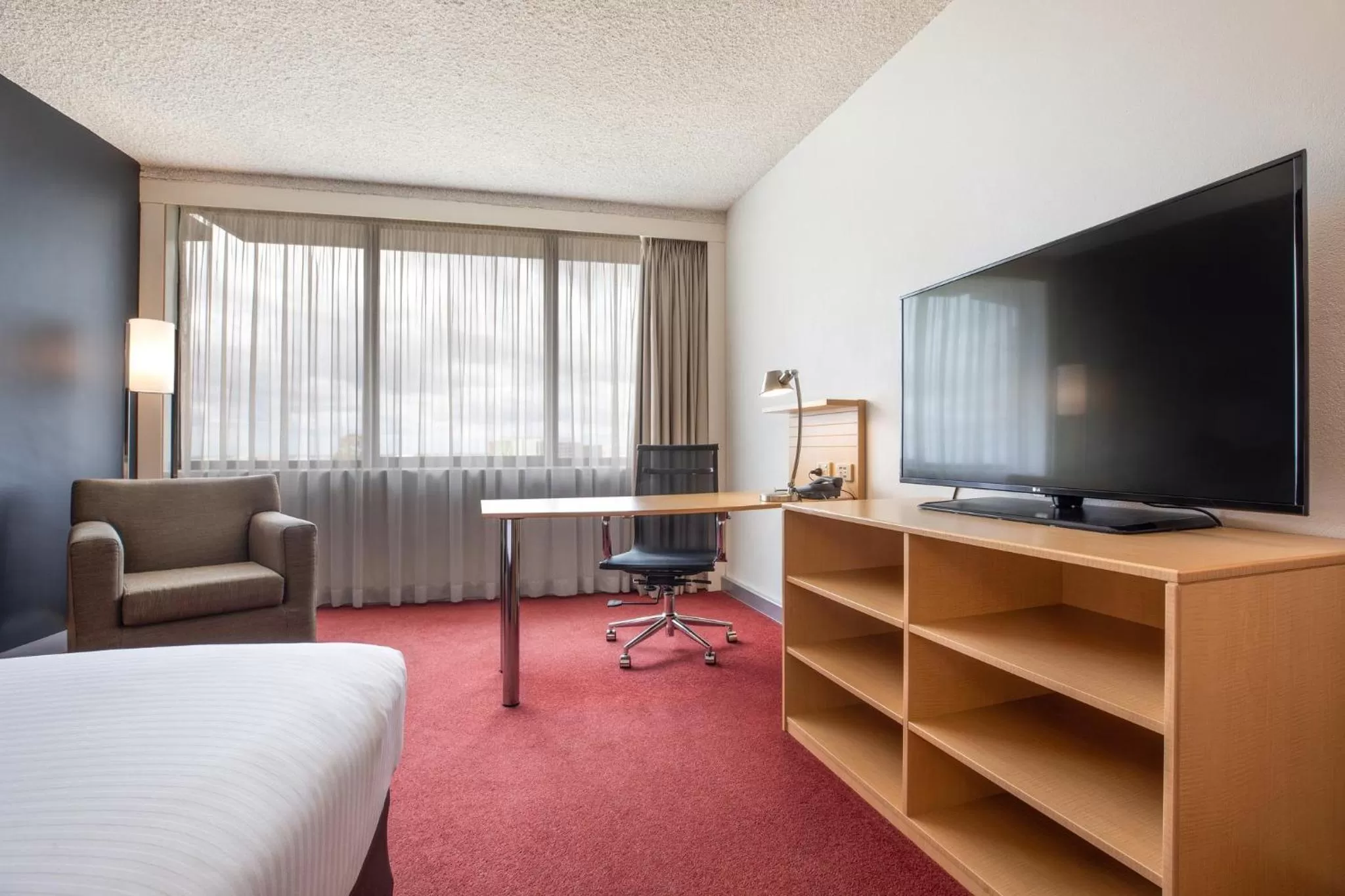 Photo of the whole room, Bed in Holiday Inn Melbourne Airport by IHG