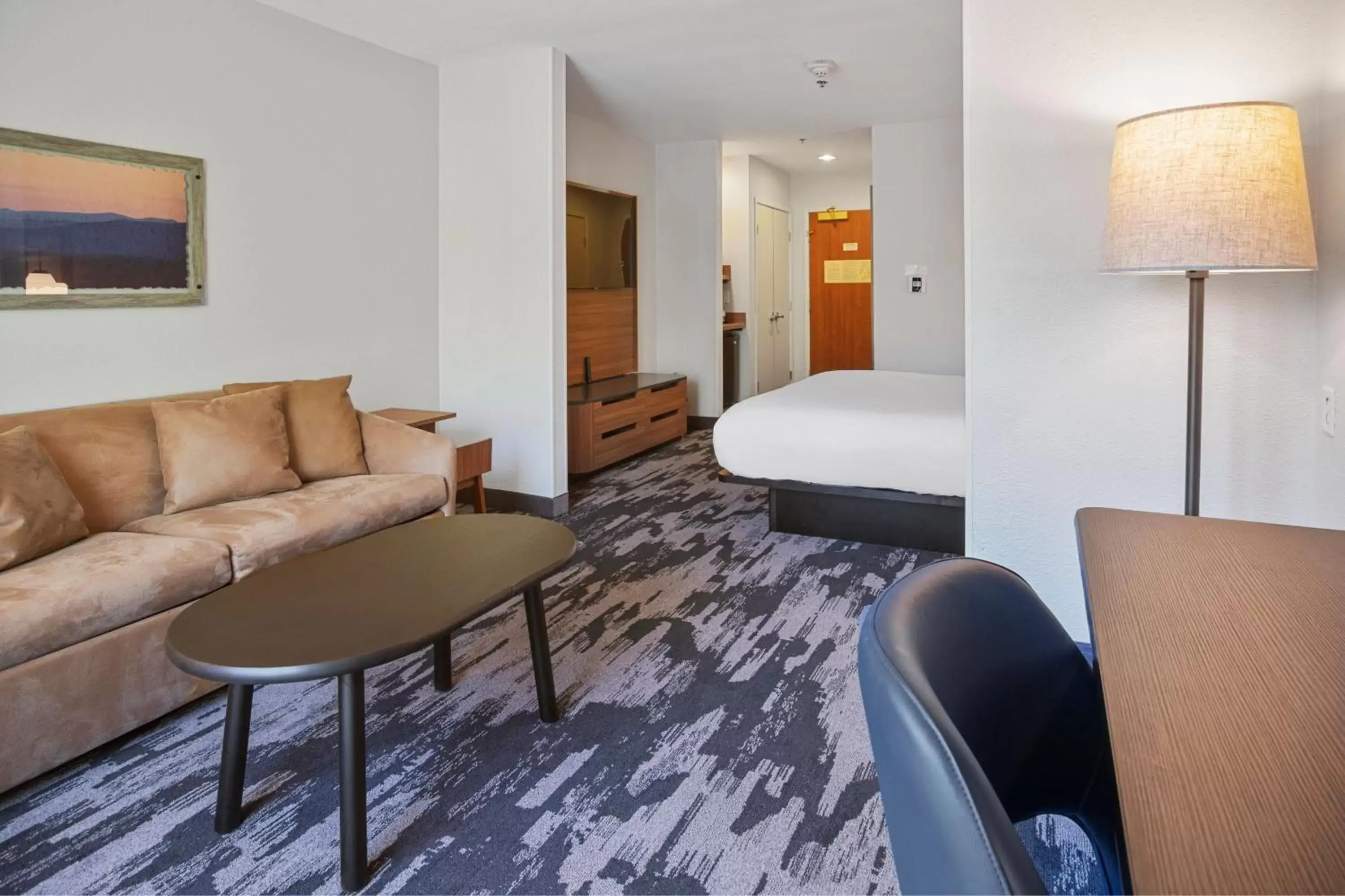 Photo of the whole room, Seating Area in Fairfield Inn & Suites Rancho Cordova