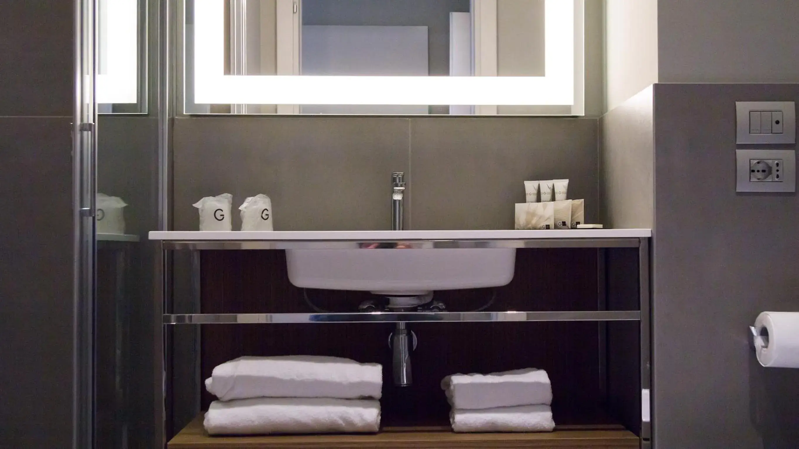 Bathroom in G Hotel Pescara