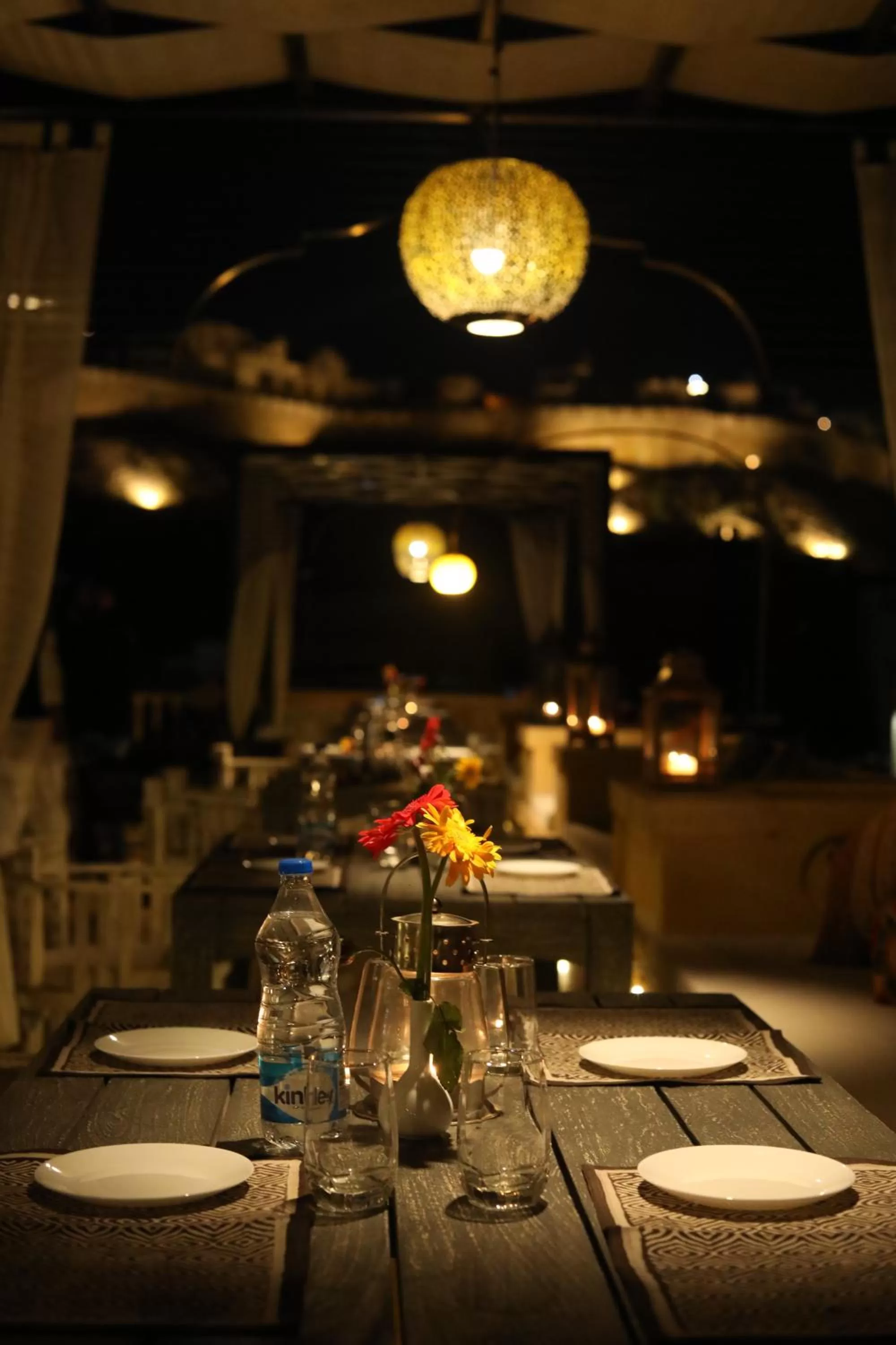 Restaurant/places to eat in Hotel Grand Khalifa