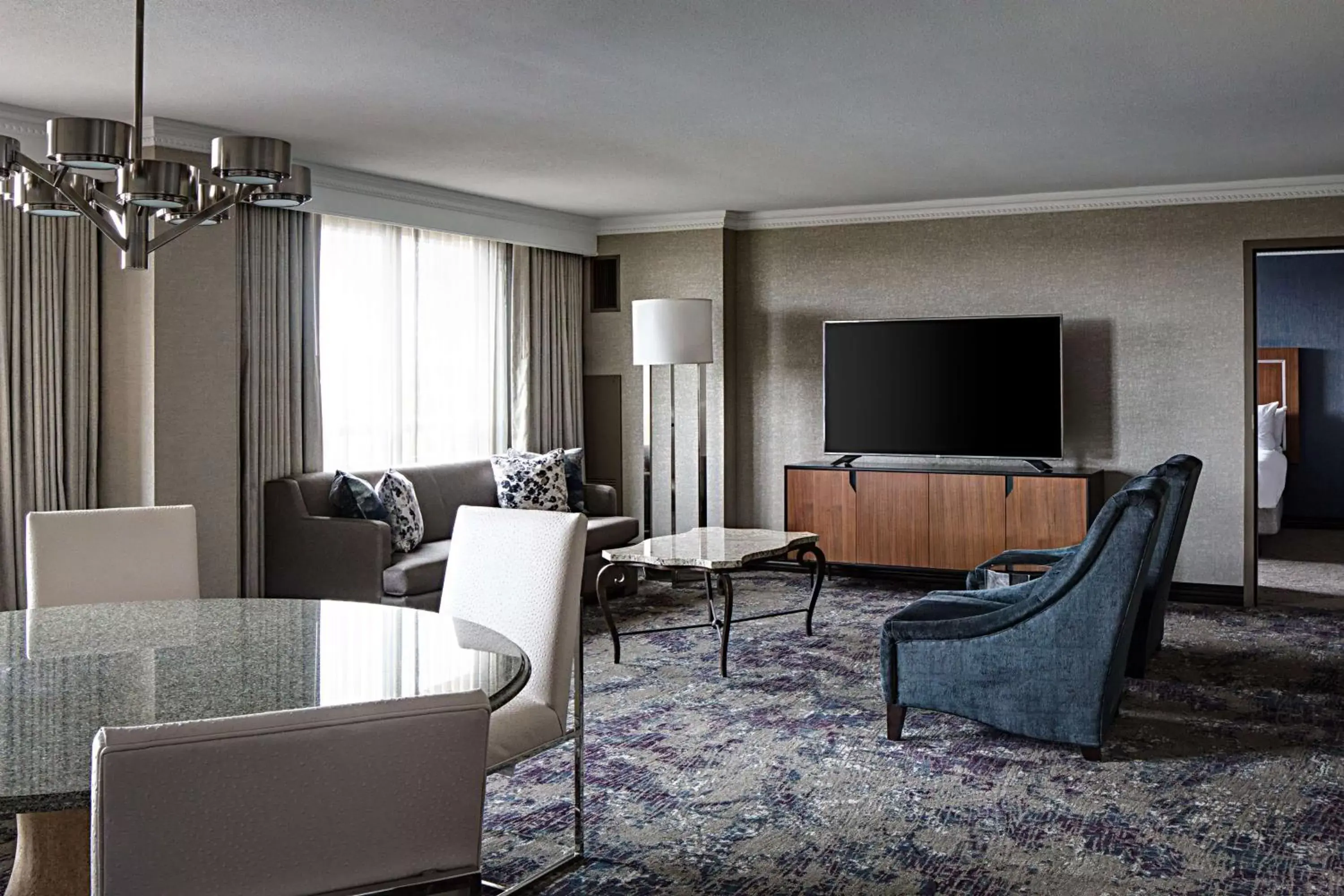 Living room, Seating Area in Hilton New Orleans Airport