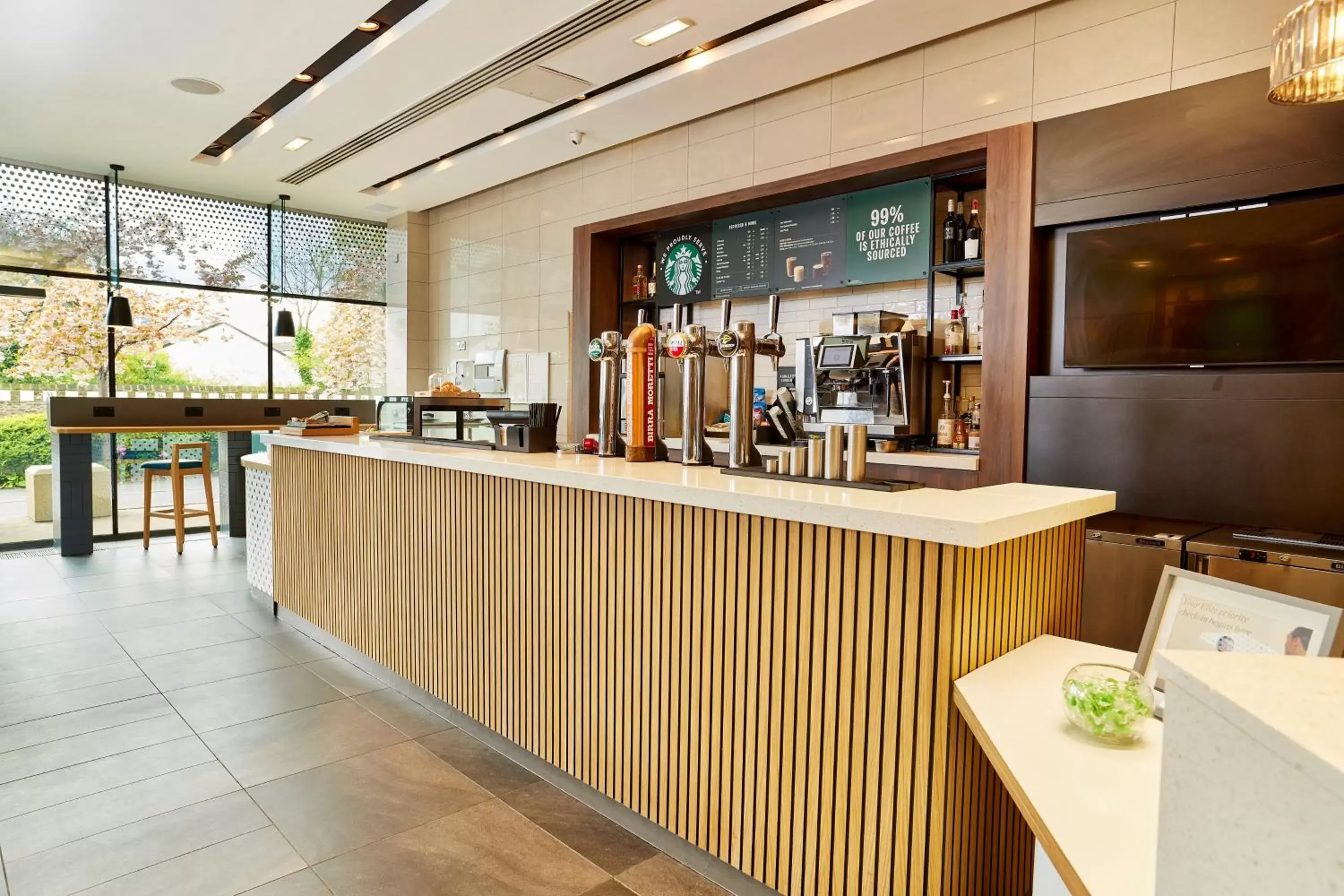 Lounge or bar, Restaurant/Places to Eat in Holiday Inn Newcastle-Jesmond, an IHG Hotel
