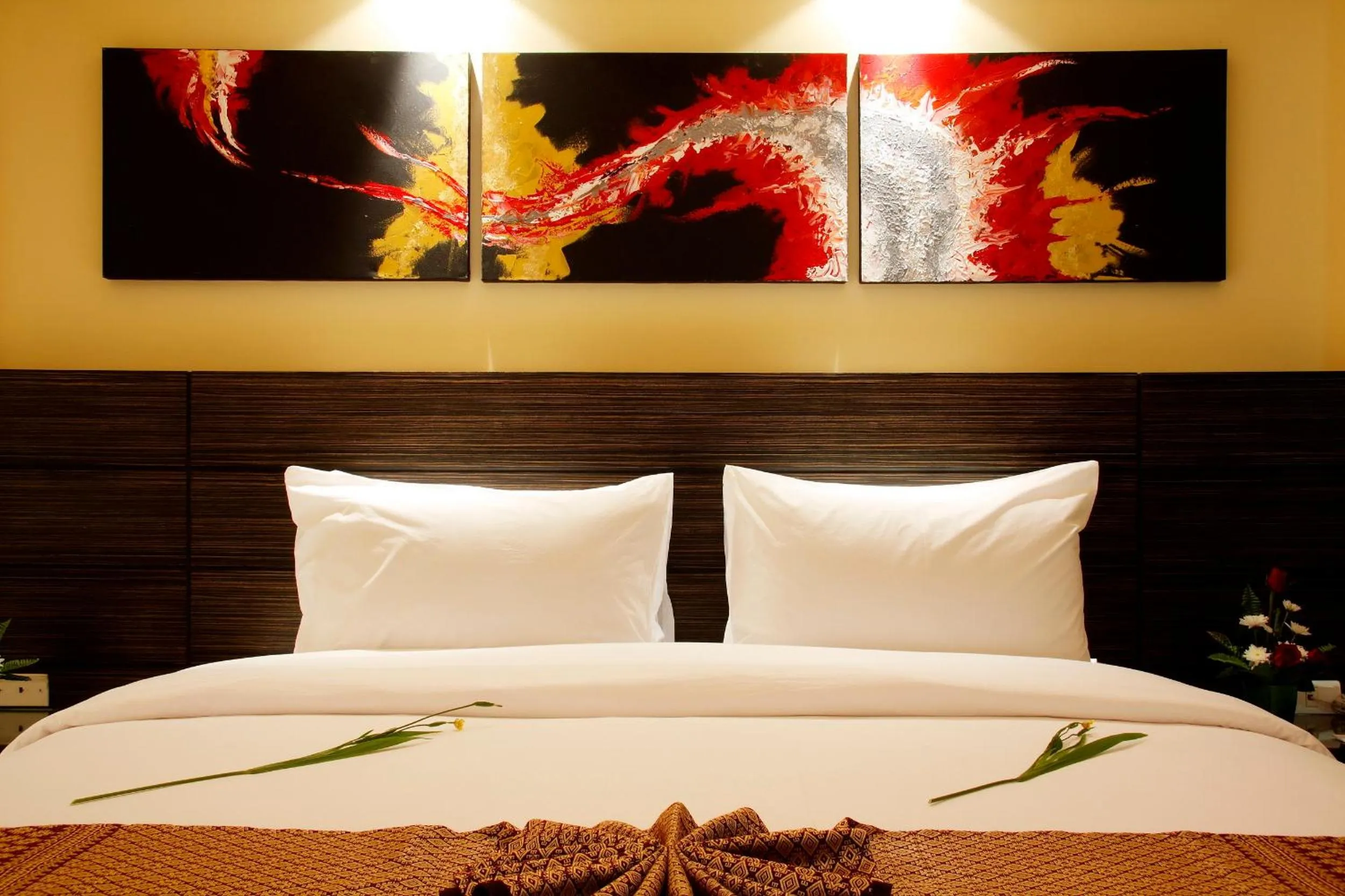 Bed in R-Mar Resort and Spa Patong, Phuket