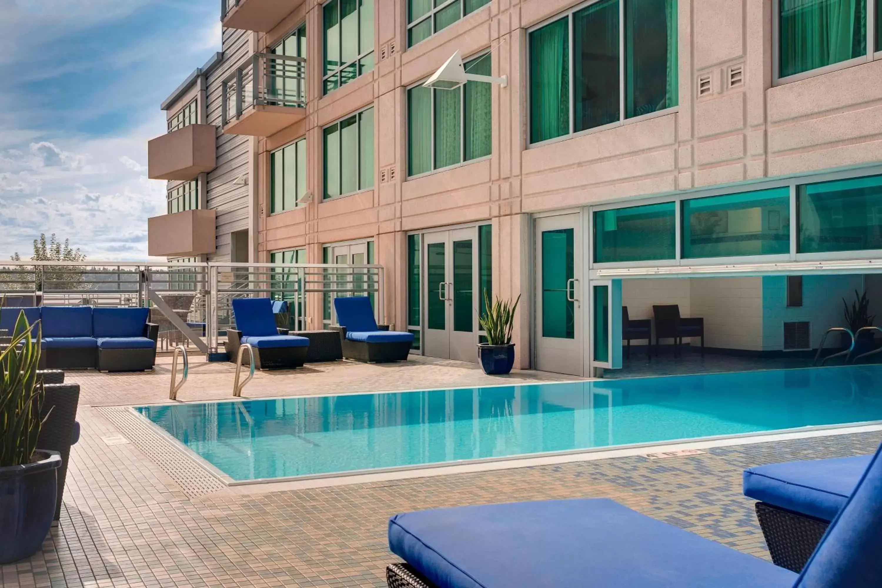 Swimming Pool in Seattle Marriott Waterfront