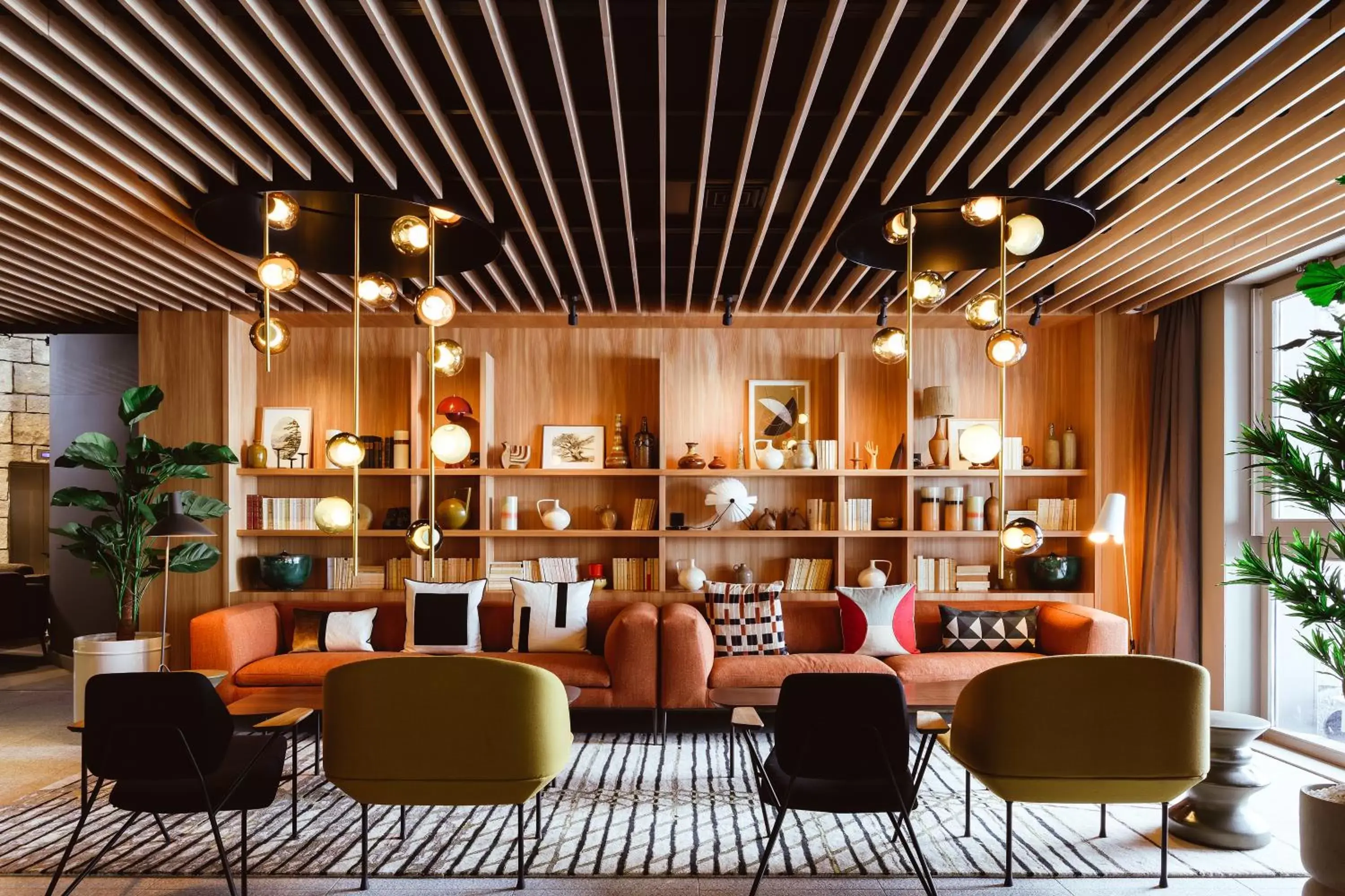 Lounge or bar in Altapura Hôtel & Spa Val Thorens Lounge or bar in Altapura Hôtel & Spa Val Thorens