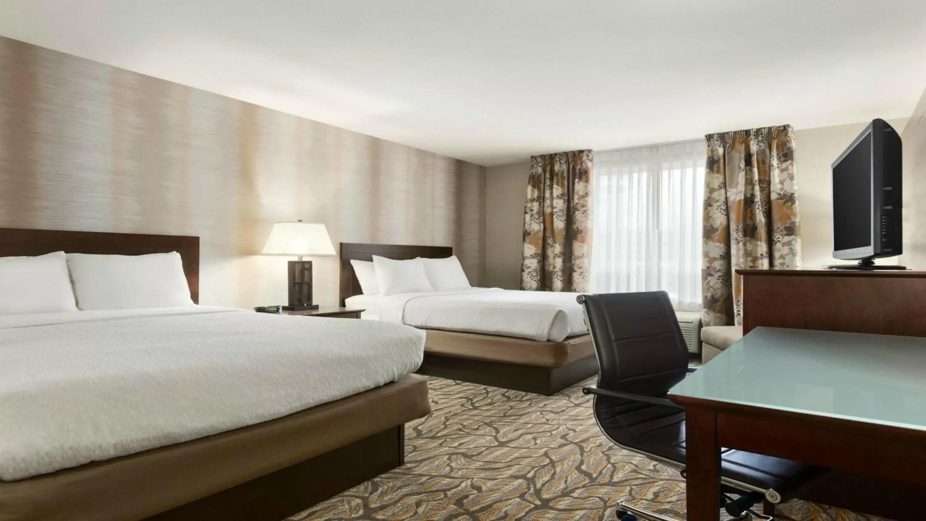 Standard Queen Room with Two Queen Beds - Communications Accessible in Holiday Inn Hotel & Suites Gateway by IHG Standard Queen Room with Two Queen Beds - Communications Accessible in Holiday Inn Hotel & Suites Gateway by IHG