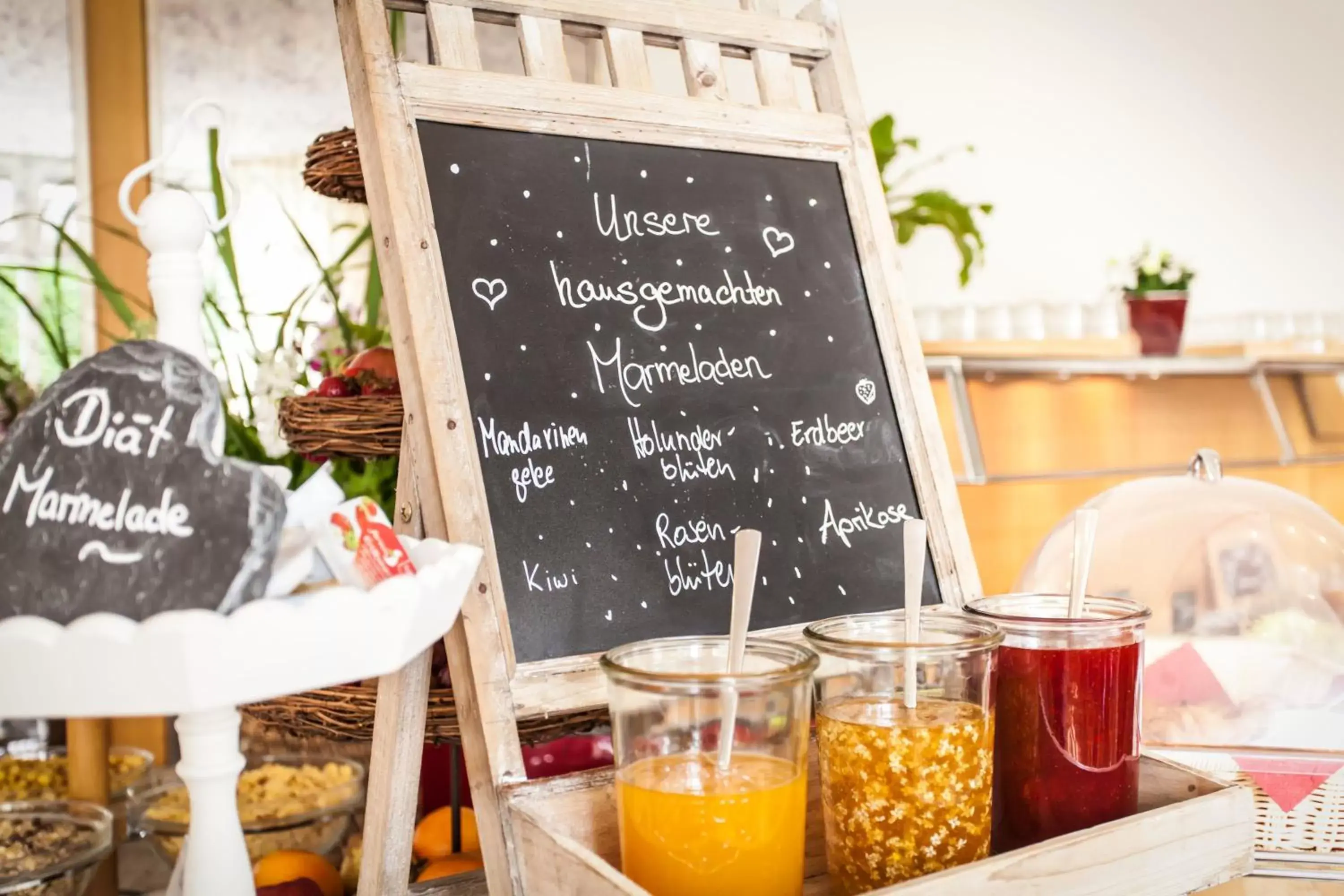 Buffet breakfast in Hotel Deutscher Hof Buffet breakfast in Hotel Deutscher Hof