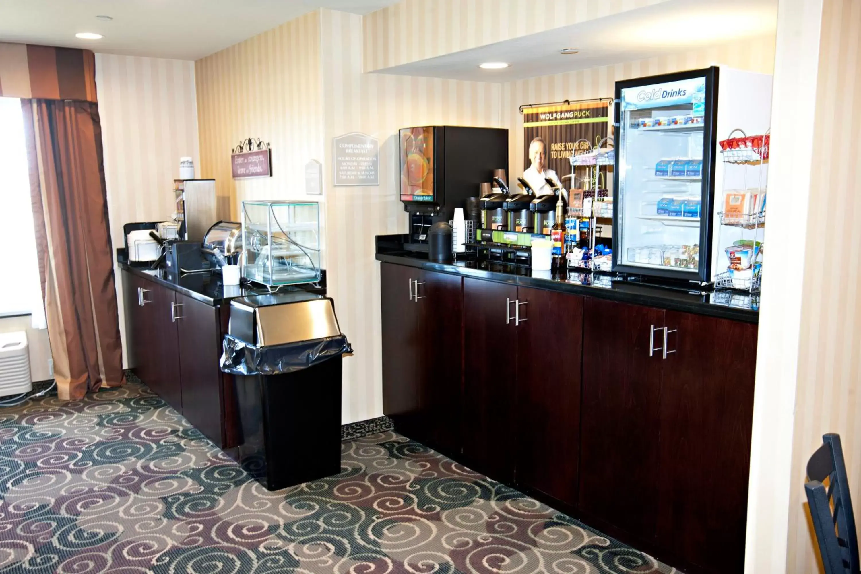 Coffee/tea facilities in Cobblestone Inn & Suites - Langdon