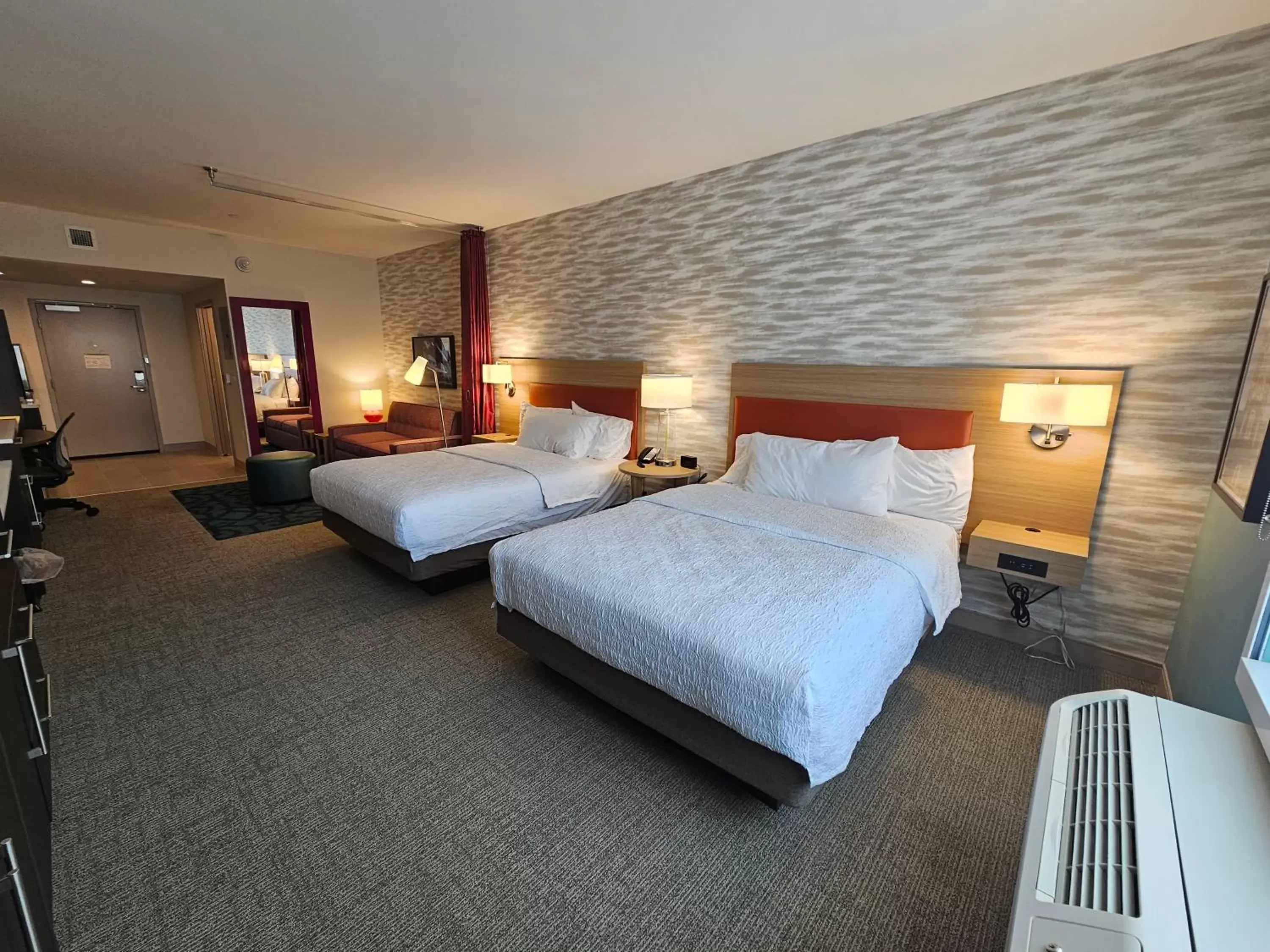 Bed in Home2 Suites By Hilton Allentown Bethlehem Airport