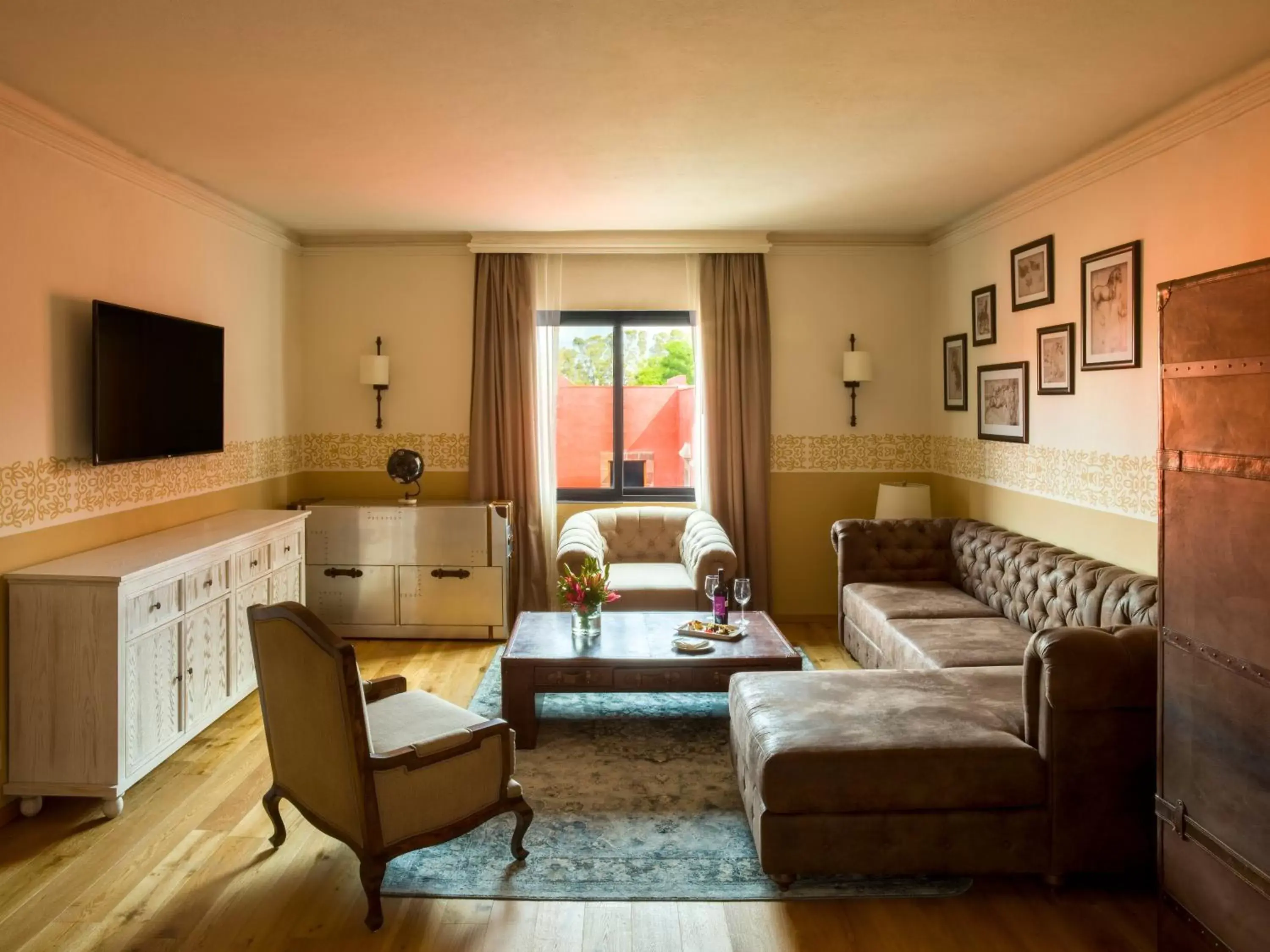 Photo of the whole room, Seating Area in Fiesta Americana Hacienda Galindo Resort & Spa