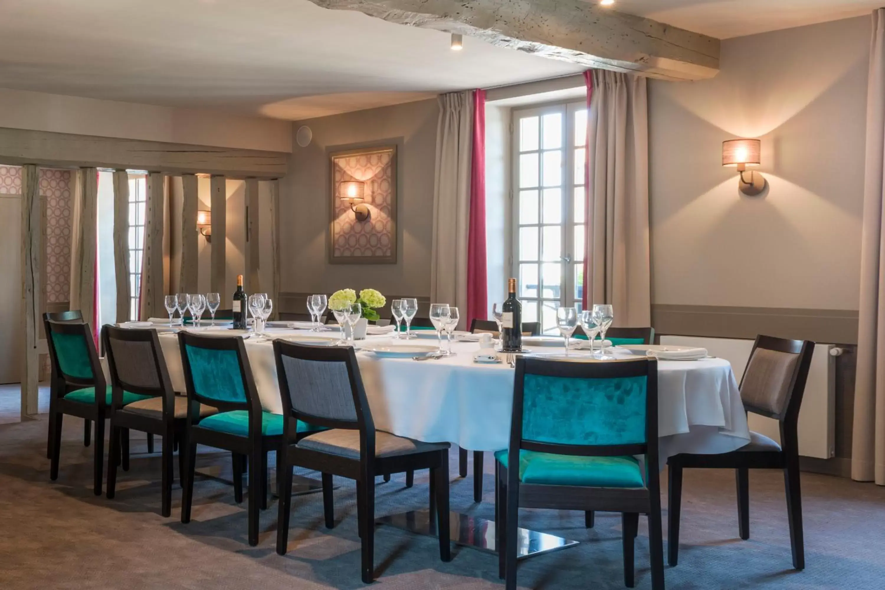 Banquet/Function facilities, Restaurant/Places to Eat in Hôtel Aux Vieux Remparts, The Originals Relais
