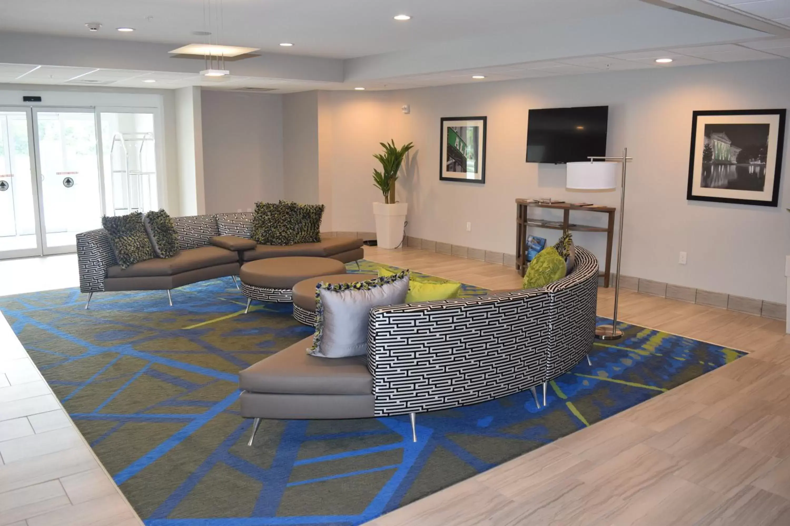 Property building, Seating Area in Candlewood Suites - Nashville Metro Center, an IHG Hotel