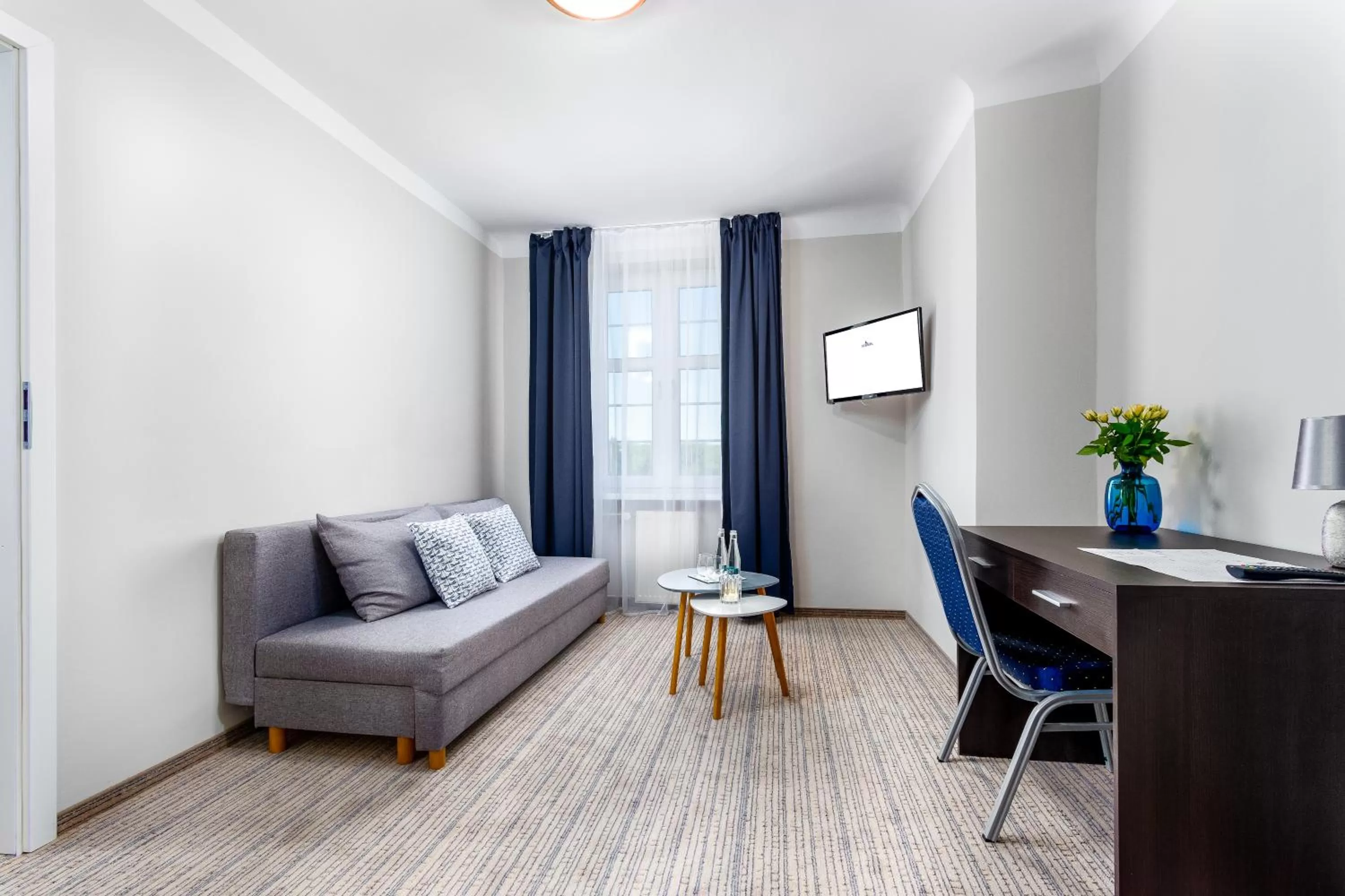 Communal lounge/ TV room in JACHTOWA Hotel i Restauracja