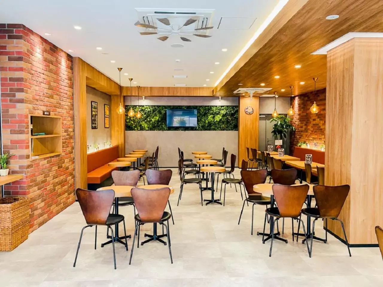 Lounge or bar, Restaurant/Places to Eat in HOTEL LiVEMAX Takamatsu Eki Mae