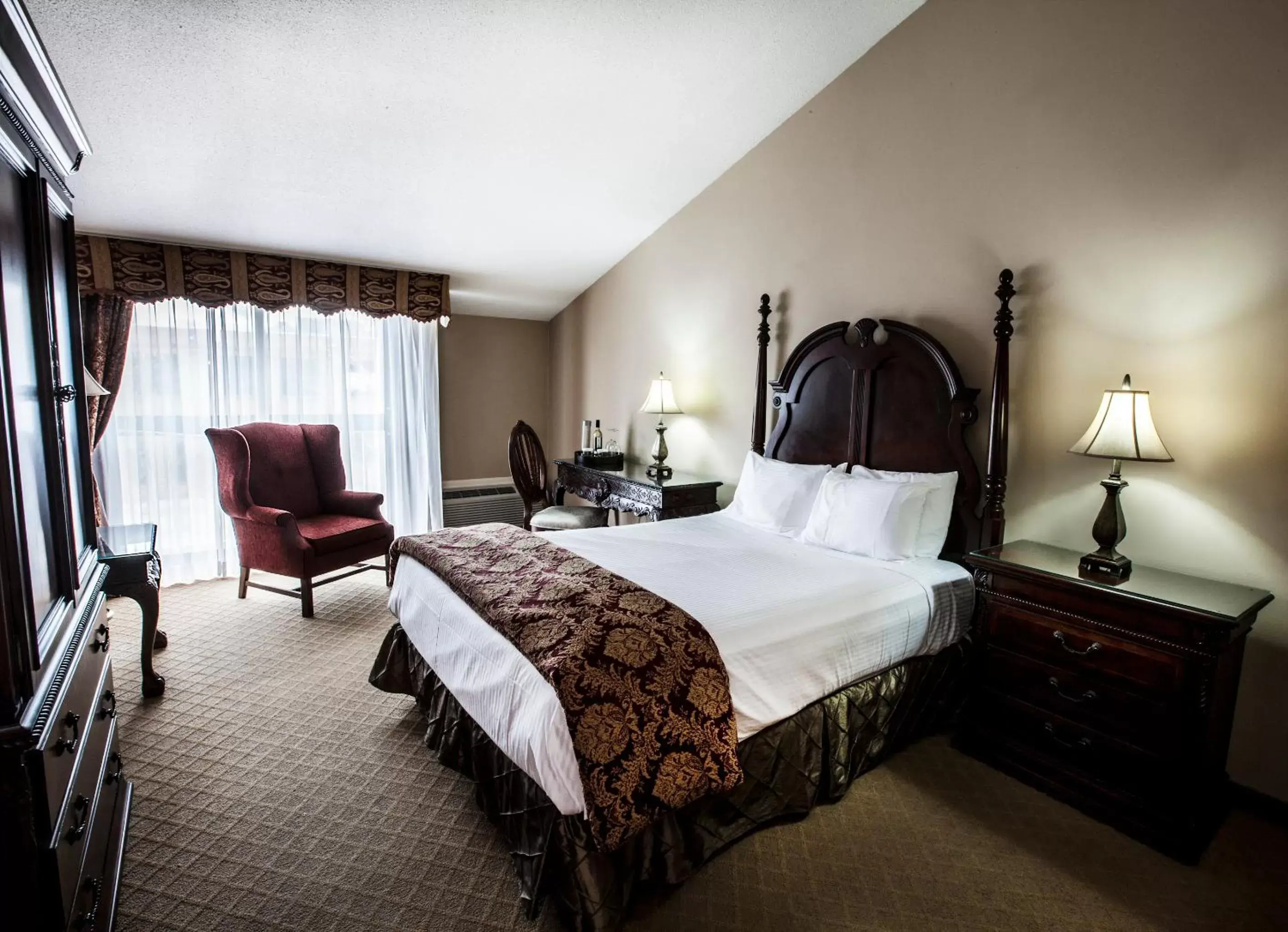 Photo of the whole room, Bed in Old Stone Inn Boutique Hotel