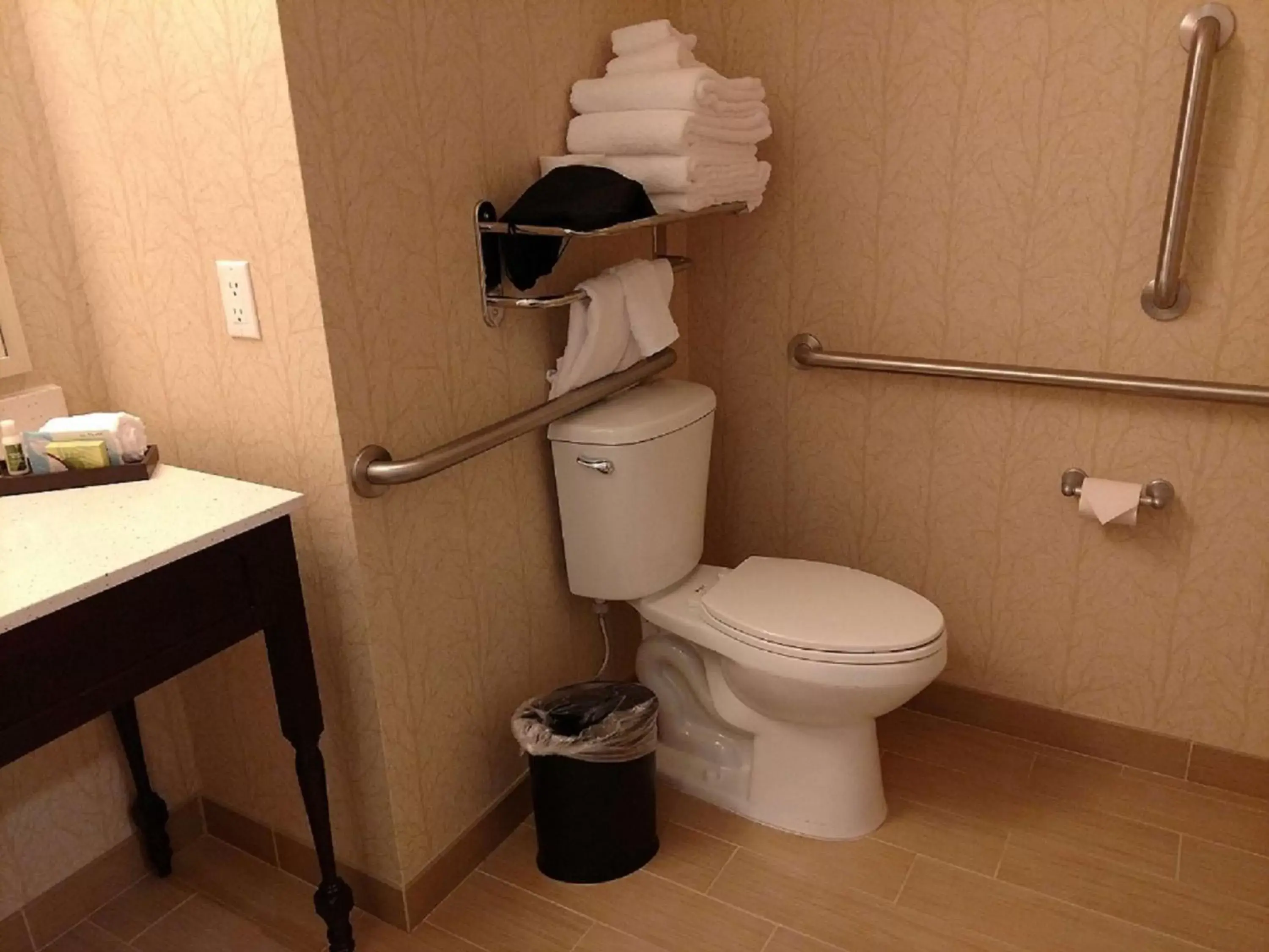 Bathroom in Best Western Plus Dayton