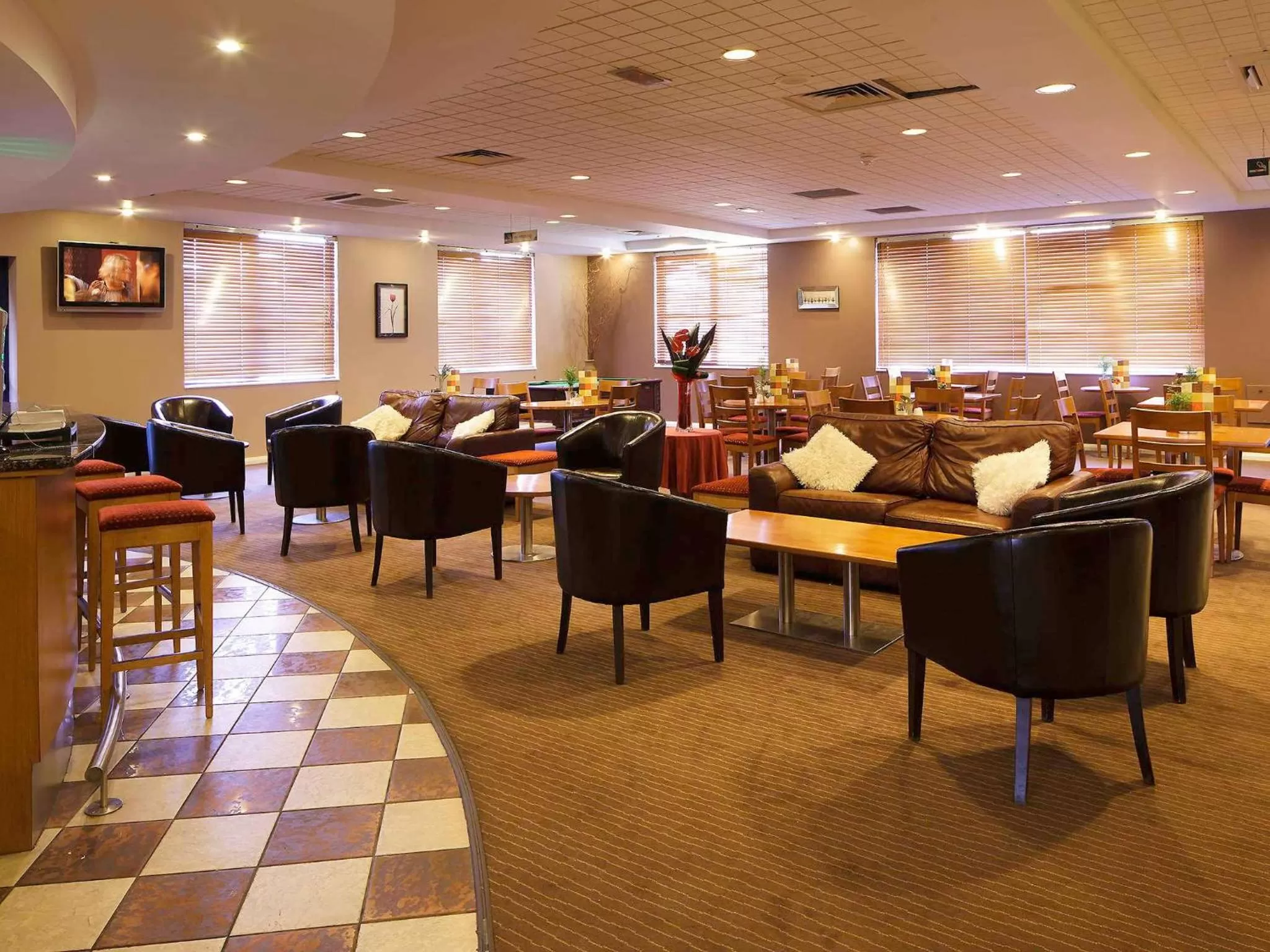 Lounge or bar in ibis Chesterfield Centre – Market Town