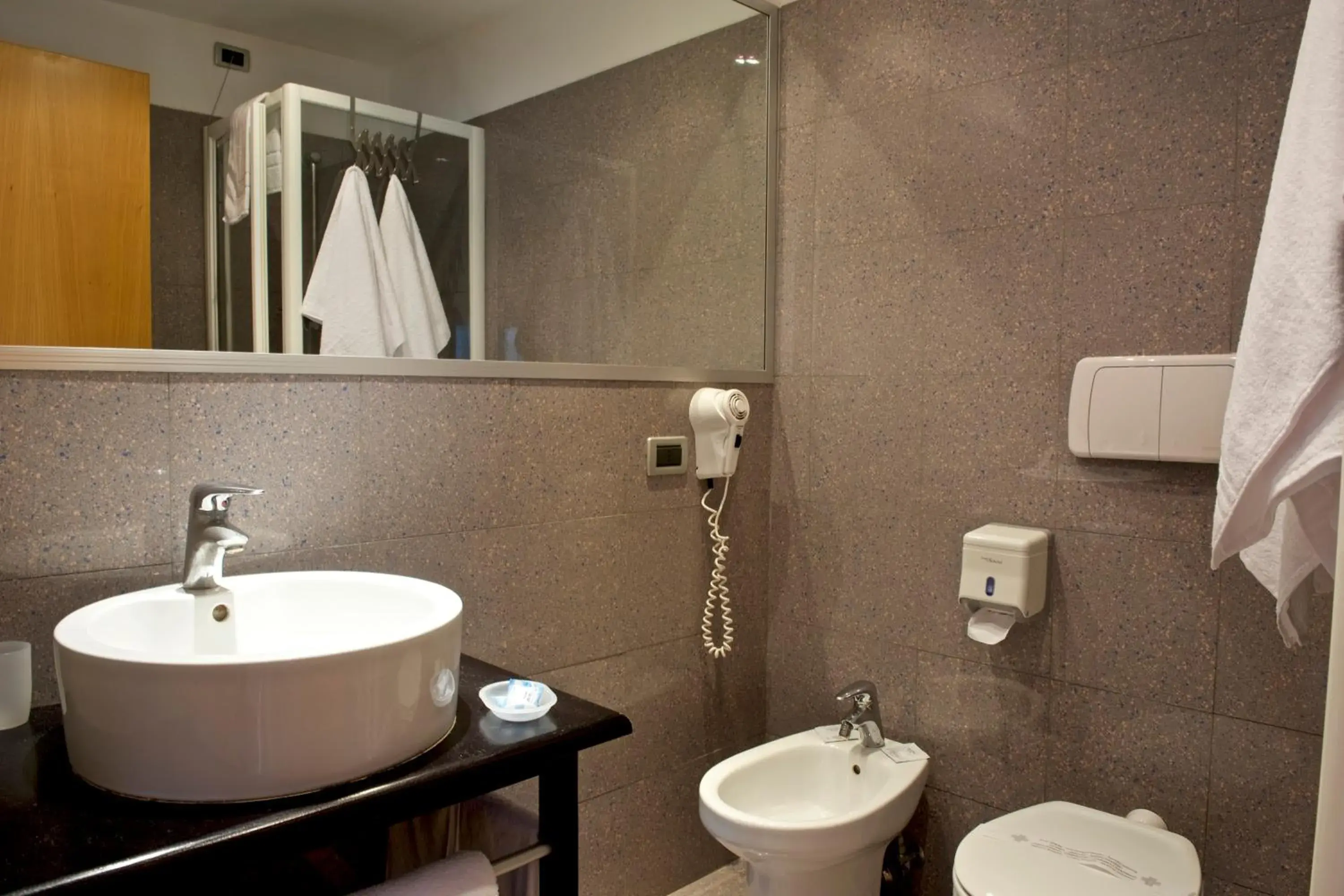 Bathroom in Albergo Mediterraneo