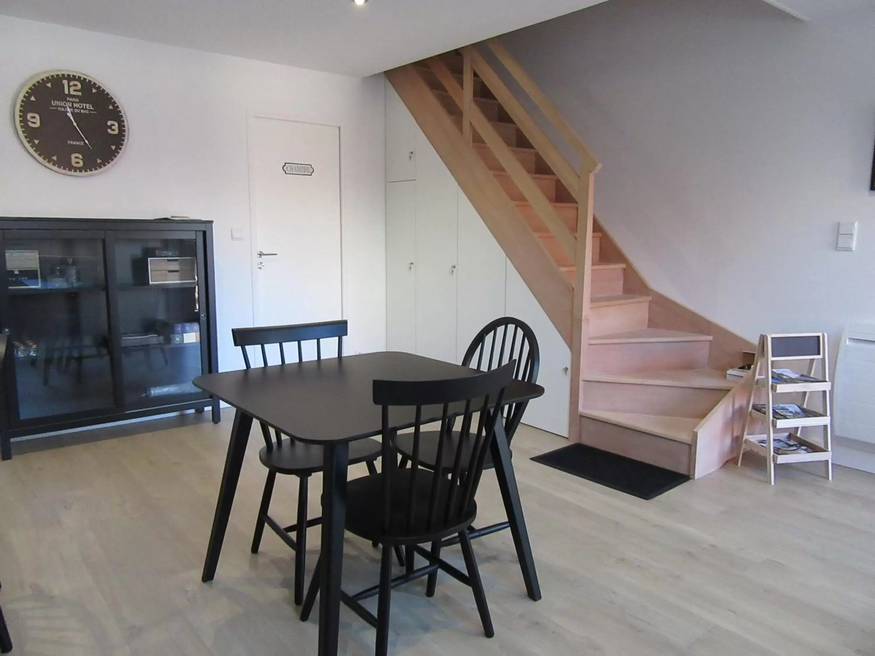 Kitchen or kitchenette, Dining Area in Les Bordes