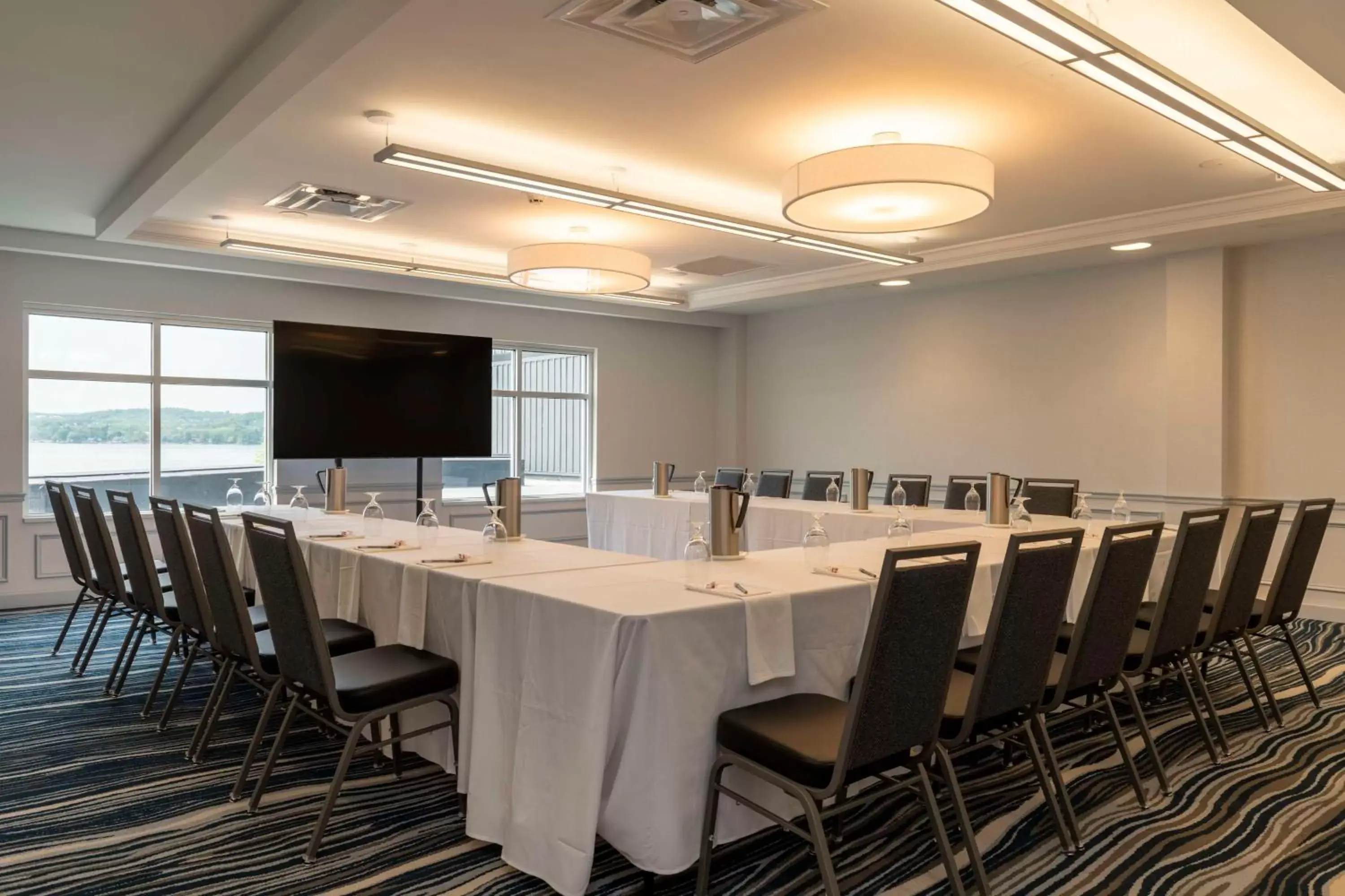 Meeting/conference room in Hotel Canandaigua, Tapestry Collection By Hilton