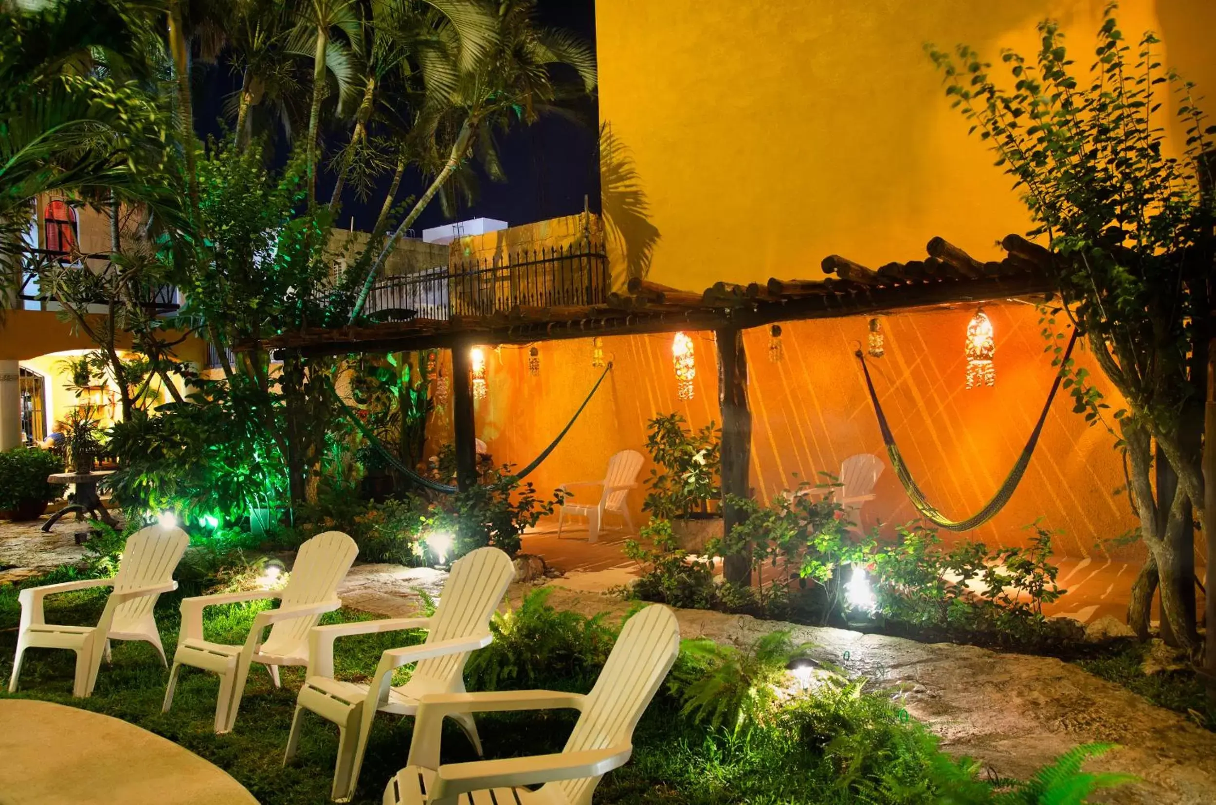 Garden in Hotel Bosque Caribe, 5th Av. zone