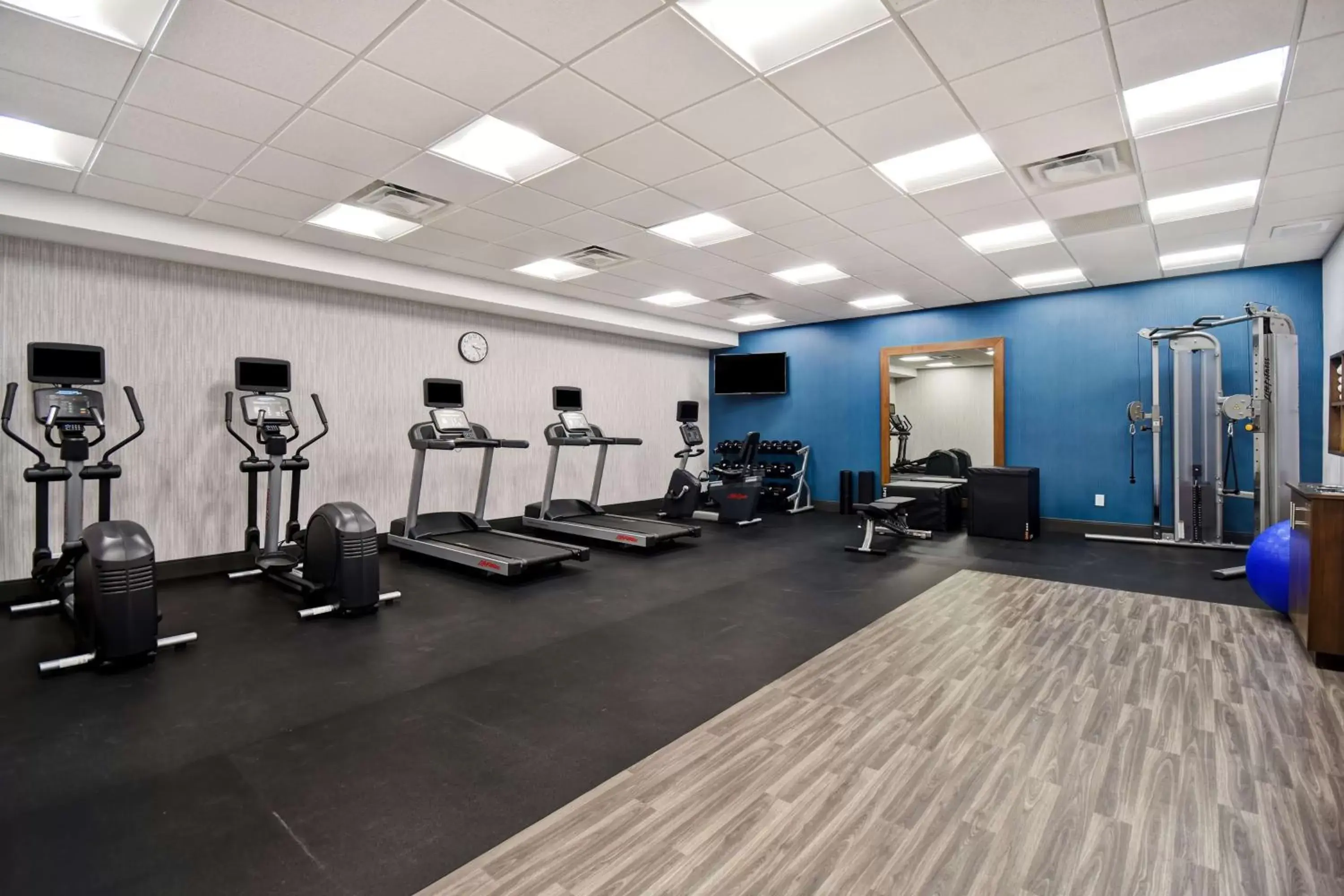 Fitness centre/facilities in Hampton Inn Pleasant View Fitness centre/facilities in Hampton Inn Pleasant View