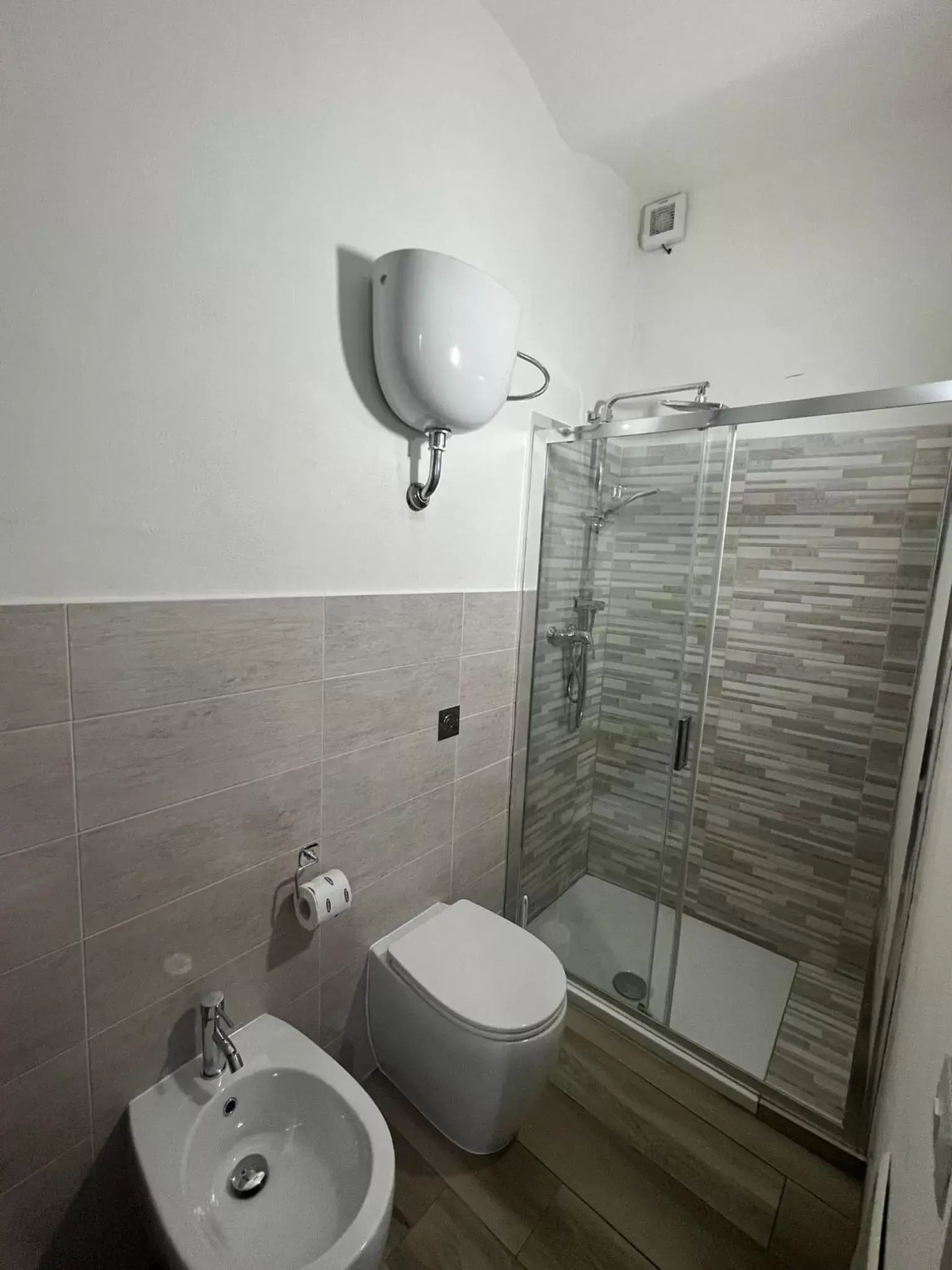 Shower, Bathroom in B&B Vittorio Emanuele
