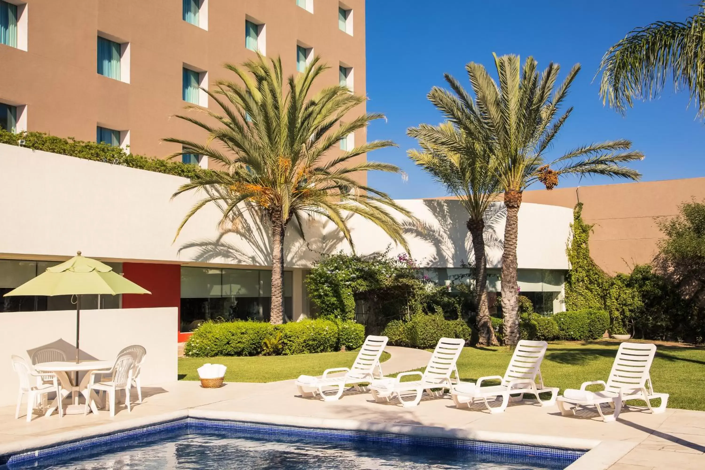 Swimming Pool in Fiesta Inn Tijuana Otay Aeropuerto