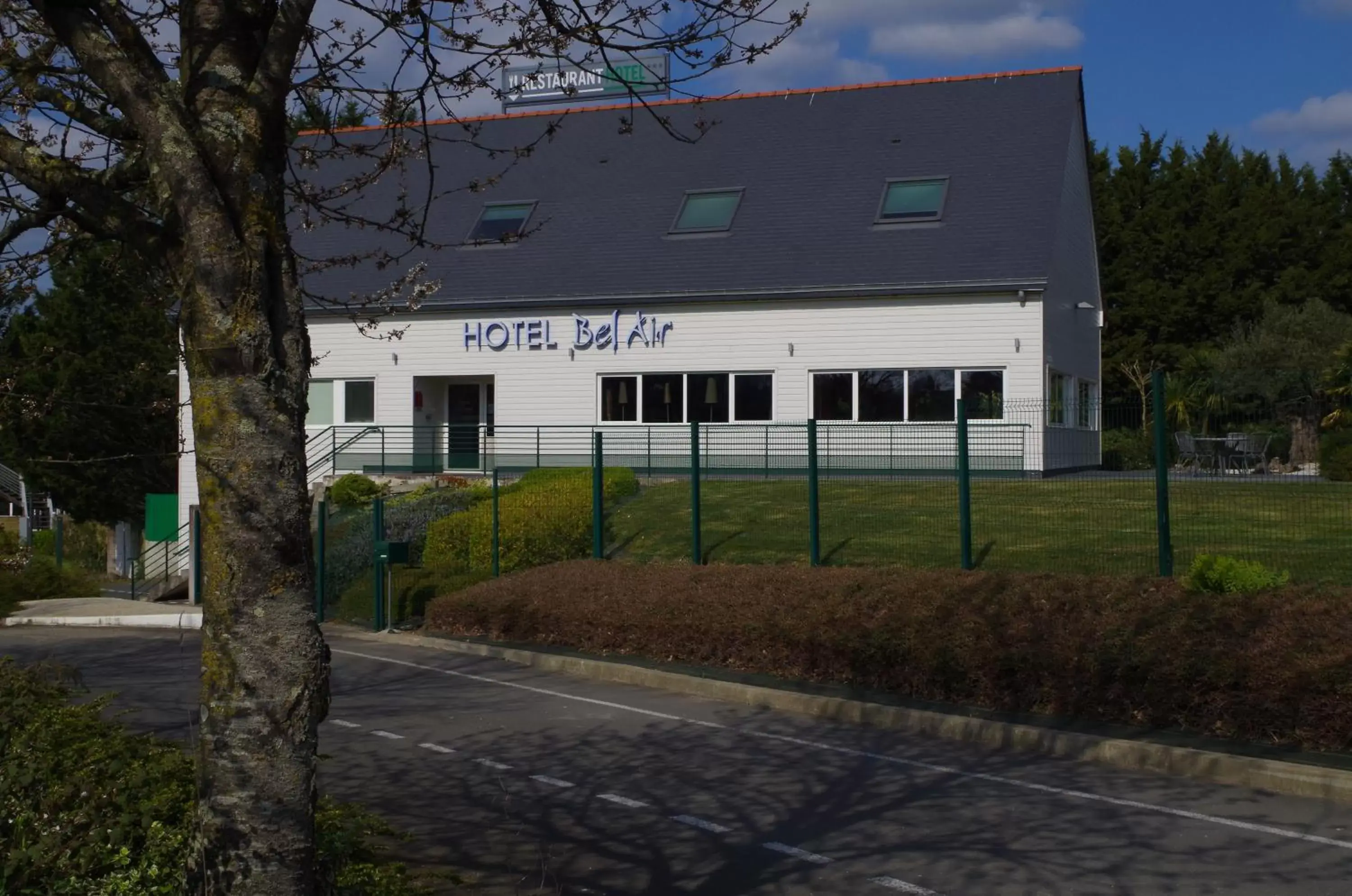 Facade/entrance, Property Building in Hôtel Restaurant Bel Air Crevin - Axe Rennes Nantes