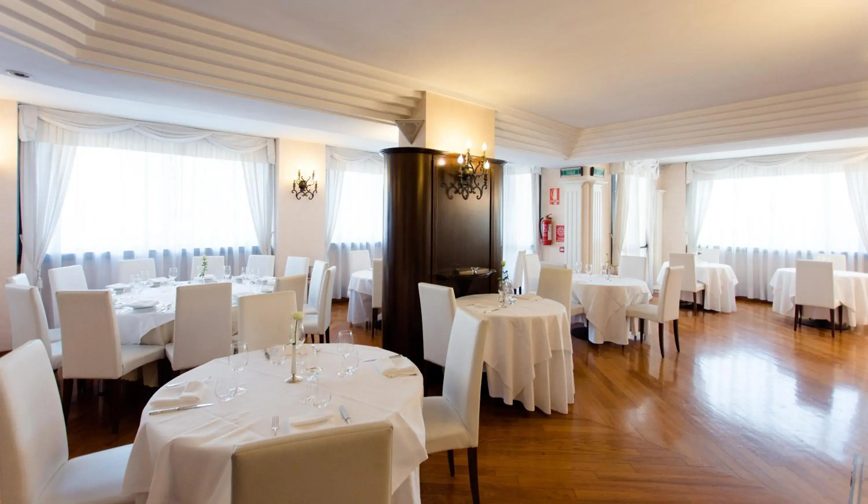 Banquet Facilities in Hostellerie Du Cheval Blanc