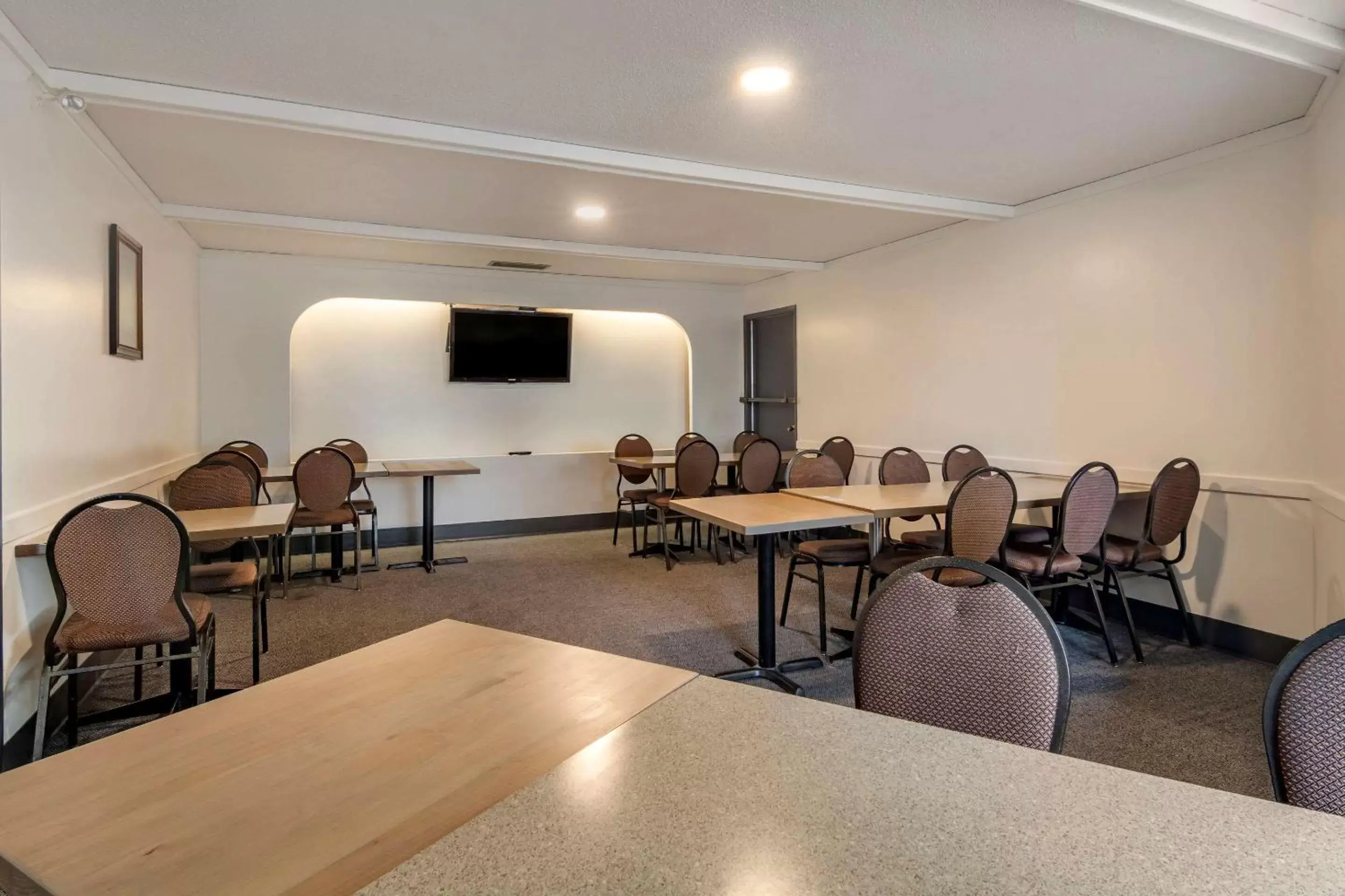 Restaurant/places to eat in Hotel Penticton, Ascend Hotel Collection